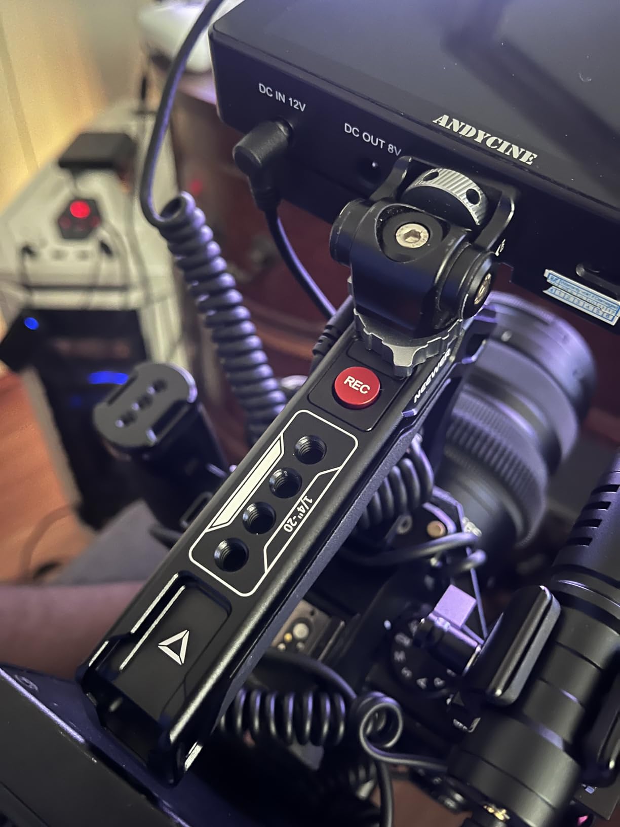 SmallRig Shotgun Microphone Holder (Cold Shoe), Built-in Soft Silicone, Bumps and Noises Absorption BSM2352 customer photo 2