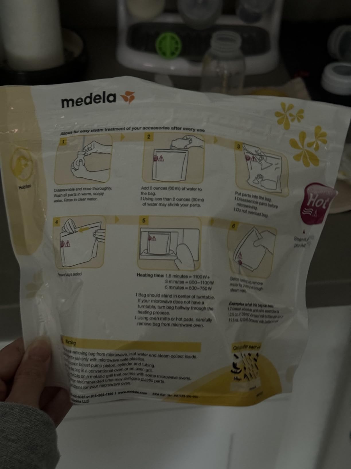 Medela Quick Clean Microwave Sterilizer Bags for Bottles and Breast Pump Parts, Reusable Up to 20 Times Per Bag, Food-Grade Material, Made Without BPA, Pack of 12 customer photo 1