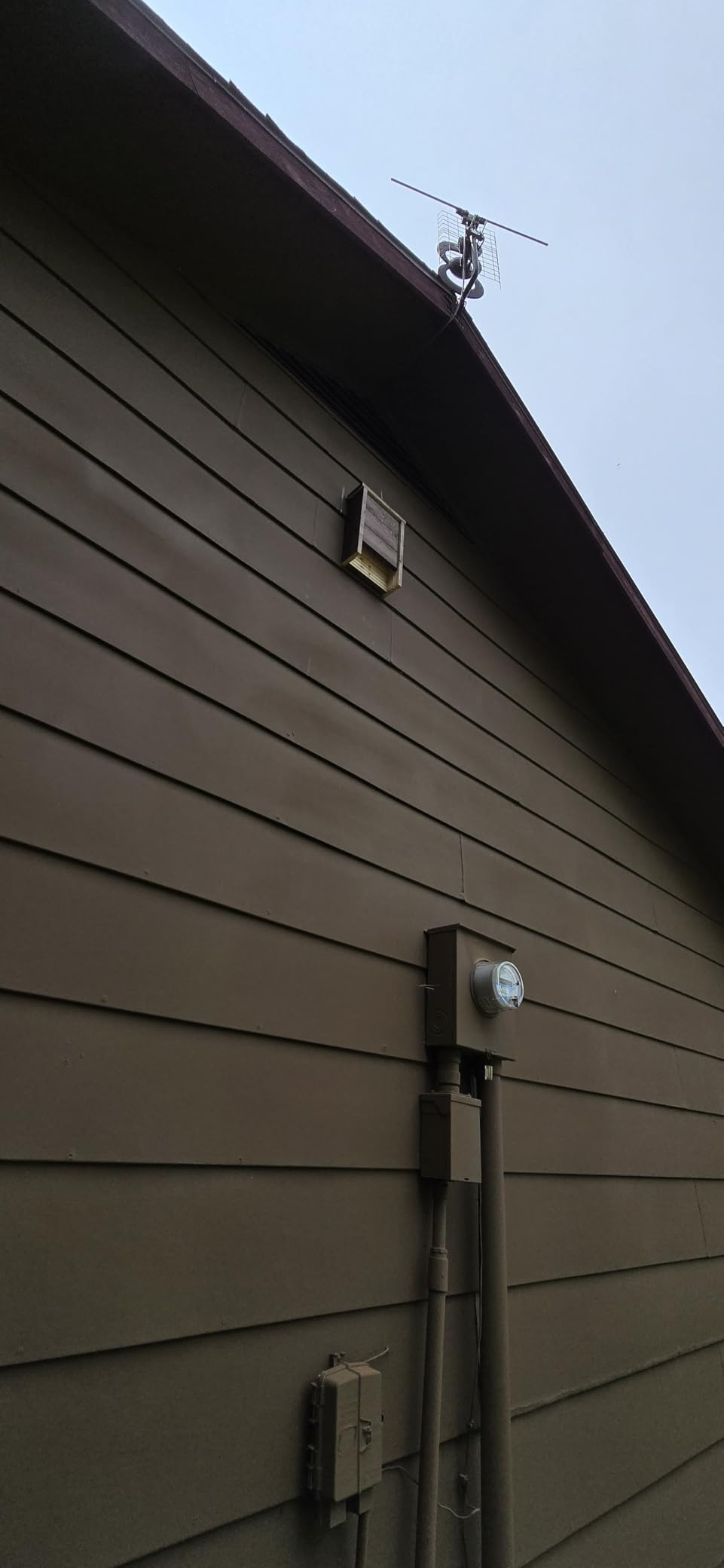 Made in USA, Premium-Grade Red Cedar Bat House, 2 Chamber Bat Box, Easy-to-Install Wooden Bat House Kit, Weather-Resistant Bat Houses for Outdoors, Includes Mounting Screws - Applewood Outdoor customer photo 1
