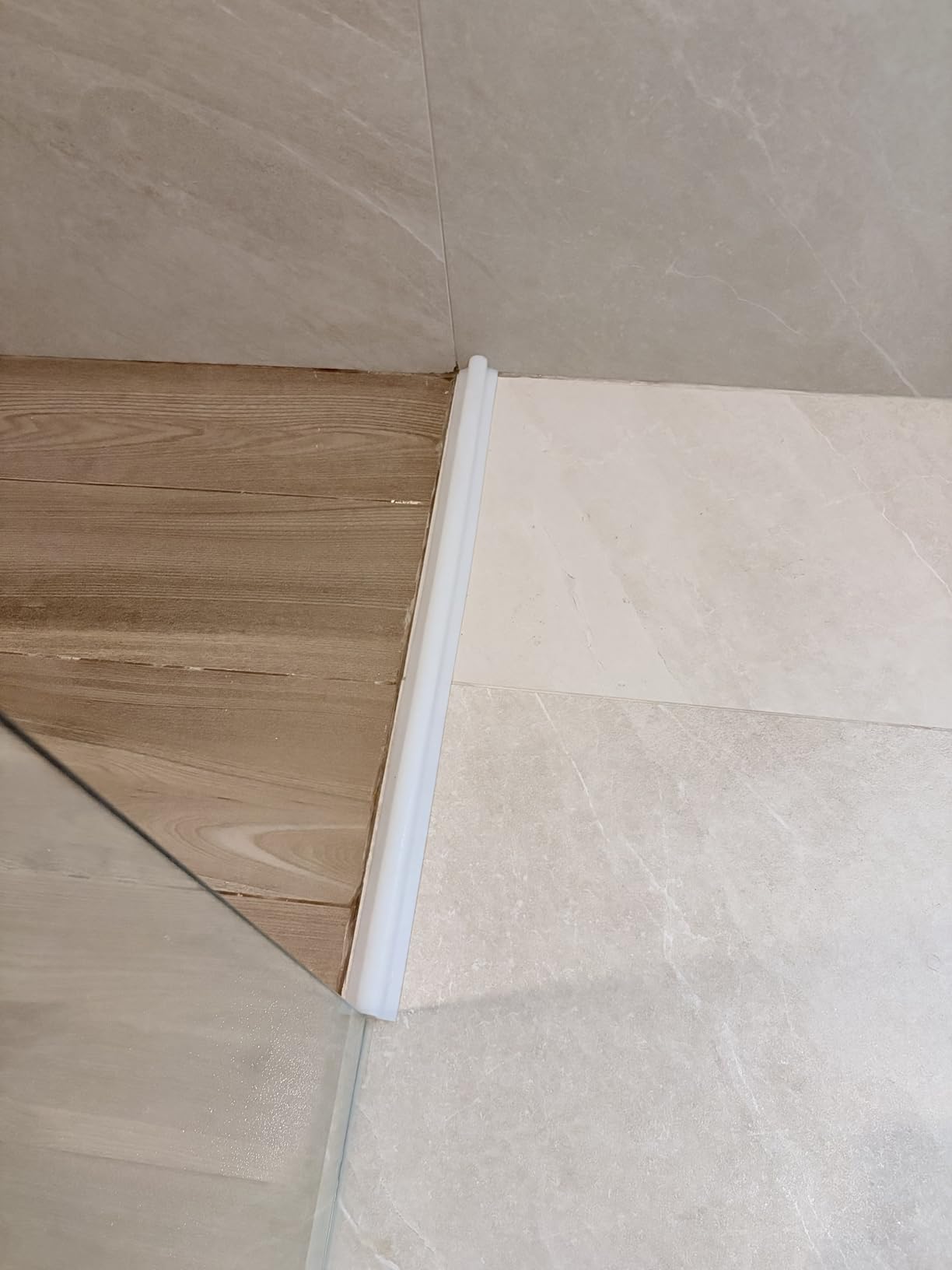 Duzzy 67 Inch Collapsible Shower Threshold Water Dam, Silicone Shower Water Stopper Barrier, Ideal for Wheelchair Accessible, Suitable for Accessibility ADA Handicap Showers Bathroom (5.6 Ft, White) customer photo 1