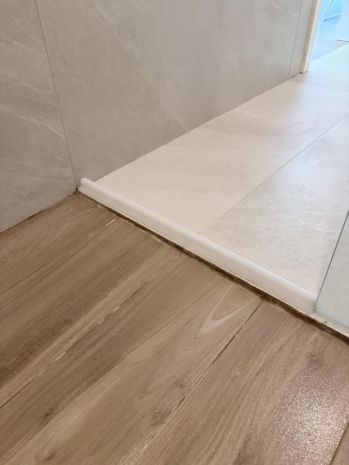 Duzzy 67 Inch Collapsible Shower Threshold Water Dam, Silicone Shower Water Stopper Barrier, Ideal for Wheelchair Accessible, Suitable for Accessibility ADA Handicap Showers Bathroom (5.6 Ft, White) customer photo 2
