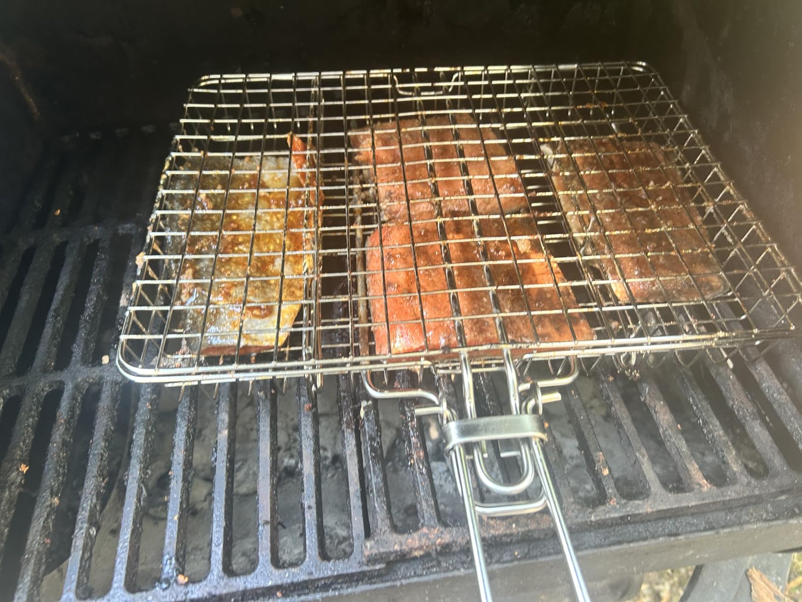 ORDORA Grill Basket, Fish Grill Basket, Rustproof Stainless Steel BBQ Grilling Basket for Meat, Steak, etc. customer photo 2