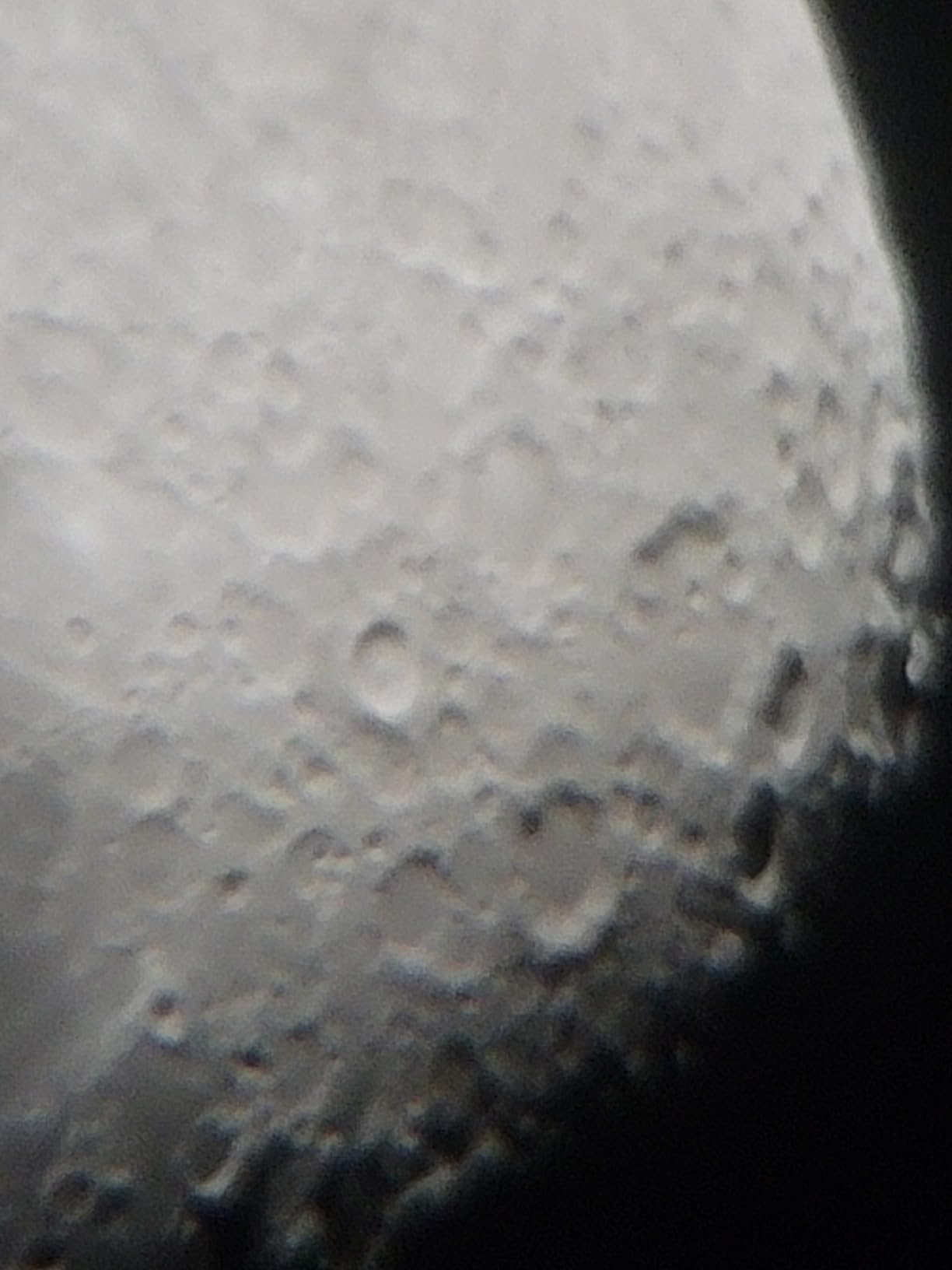 Celestron StarSense Explorer LT 114AZ App-Enabled Telescope - 114mm Newtonian Reflector with Smartphone Dock & StarSense App customer photo 1