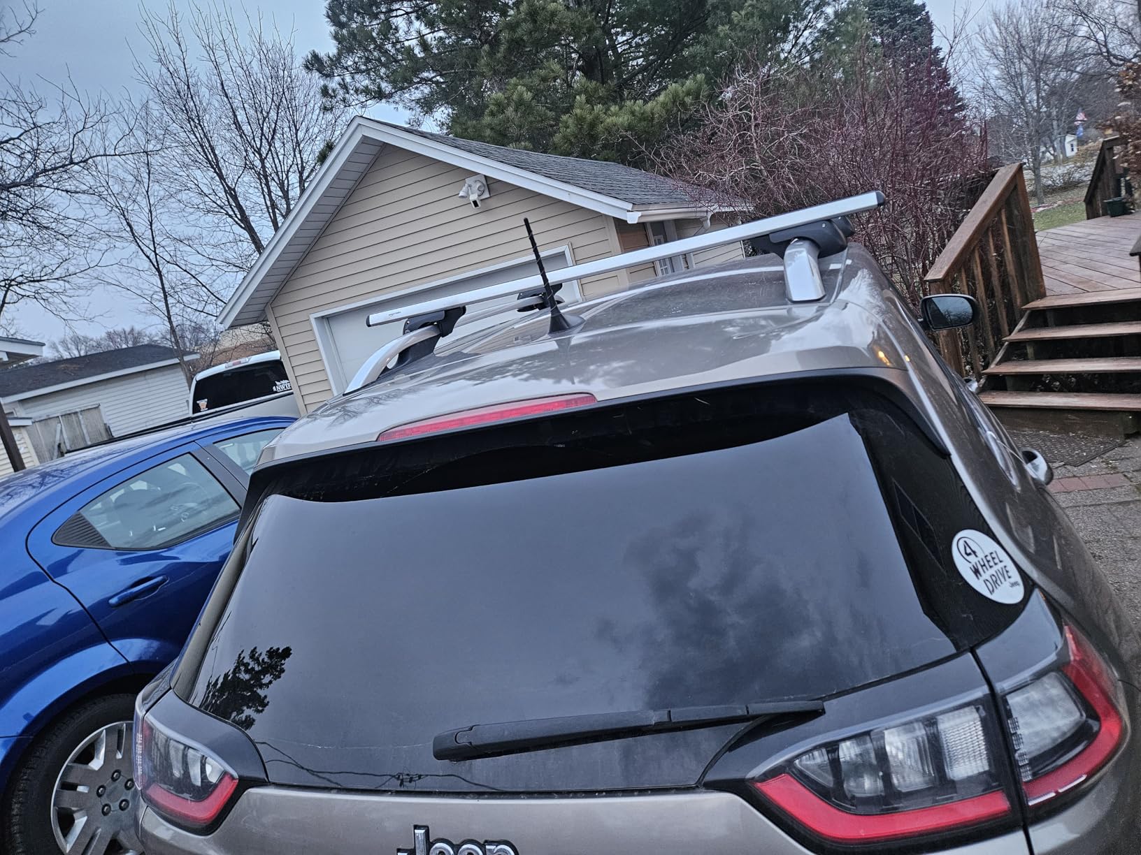 Amazon Basics Cross Rail Roof Rack, 56 inches, Fits up to 49.6