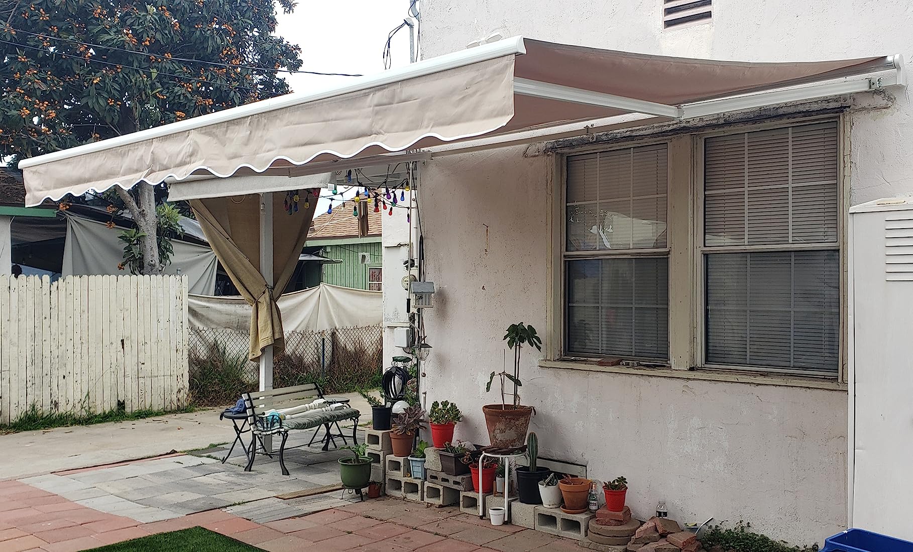 Outsunny 12' x 10' Retractable Awning Patio Awnings Sun Shade Shelter with Manual Crank Handle, 280g/m² UV & Water-Resistant Fabric and Aluminum Frame for Deck, Balcony, Yard, Cream White customer photo 2