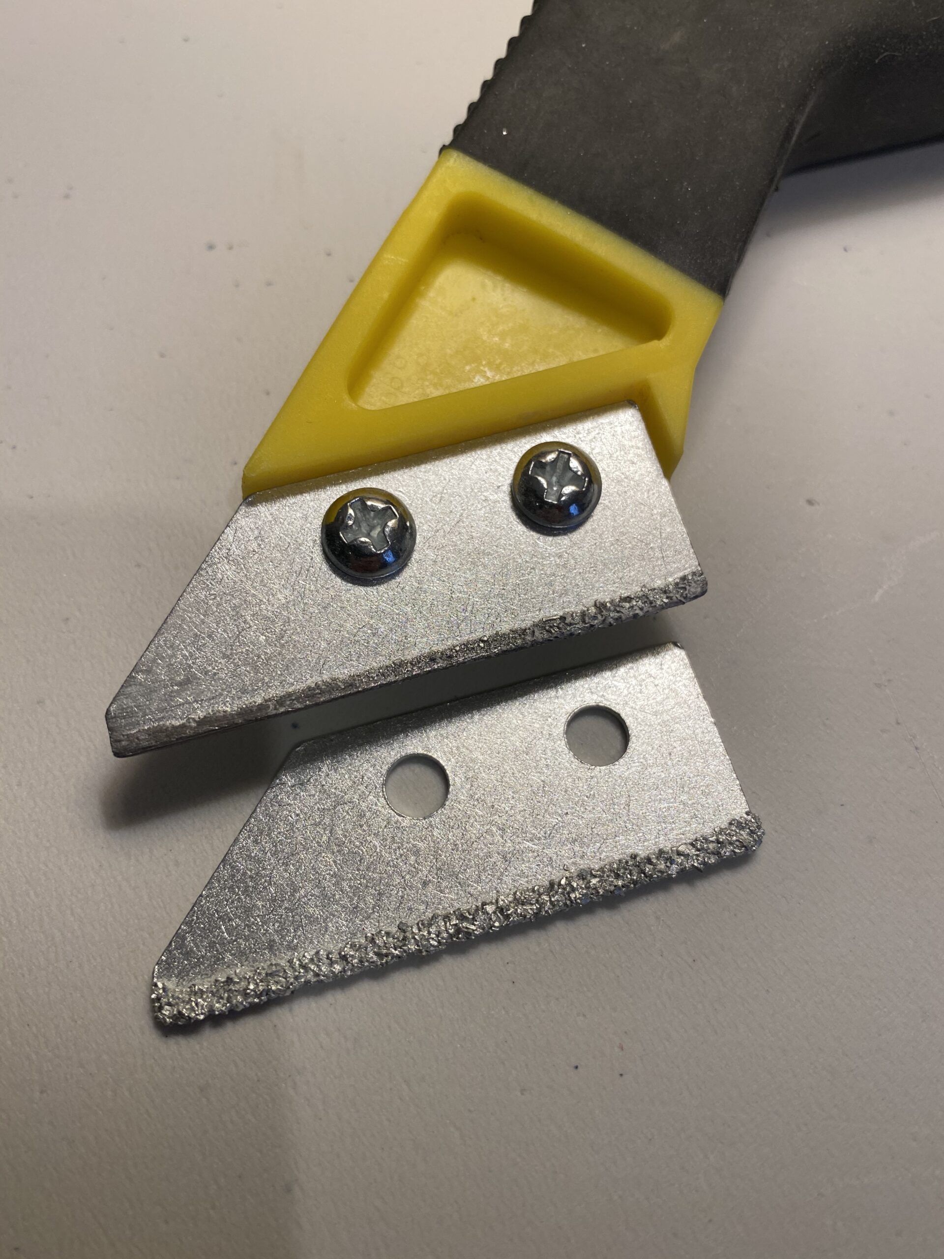 Coitak Tile Grout Saw Angled Grout Saw with 3 Pieces Extra Blades Replacement, Grout Removal Tool for Tile Cleaning (Yellow) customer photo 2
