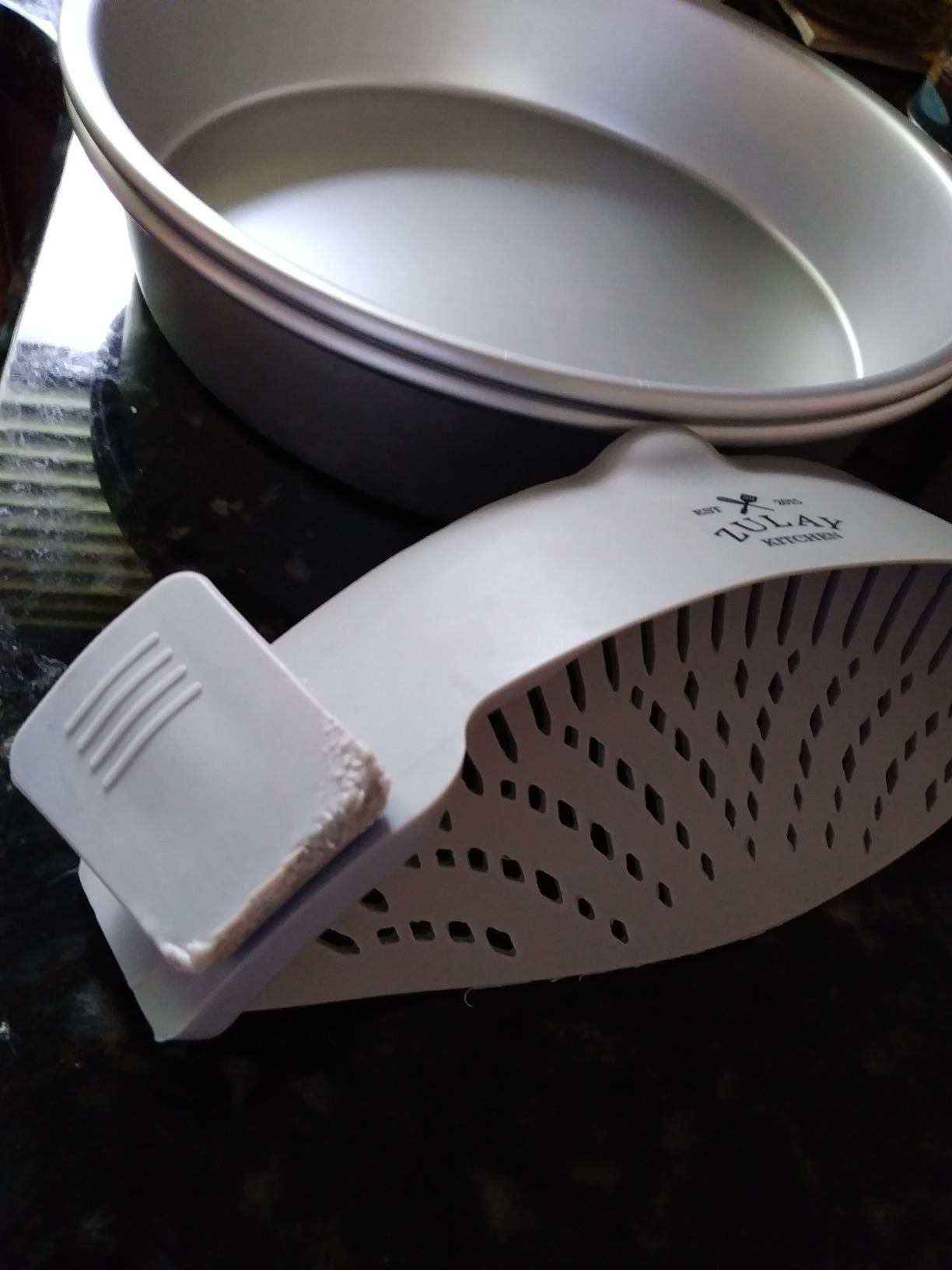Zulay Silicone Pot Strainer - Adjustable Snap On Strainer For Most Pans & Pots - Food Grade, Heat Resistant, Colander For Draining Pasta, Fruits & Vegetables (Orange) customer photo 1
