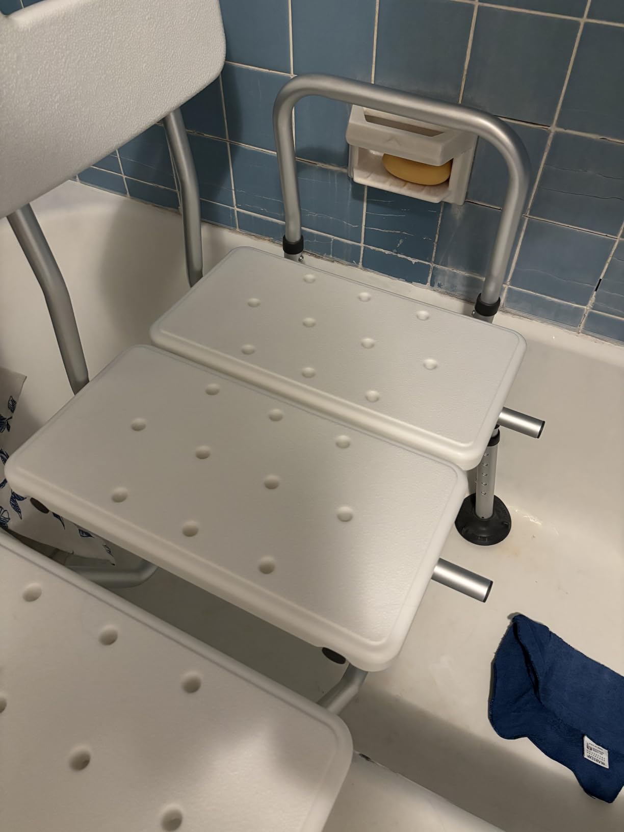 Drive Medical Splash Defense Tub Transfer Bench for Bathtub - U-Shaped Shower Curtain Guard, Adjustable Height, Reversible Design, 400 Lb Capacity customer photo 1
