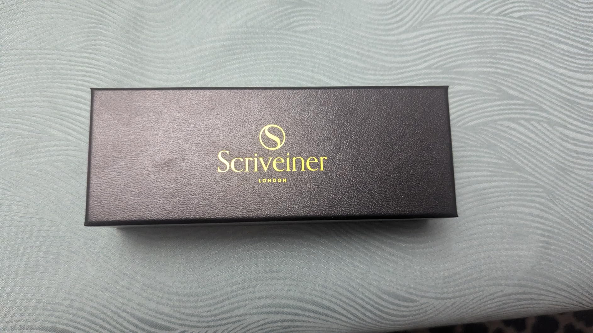 Scriveiner Luxury Fountain Pen - Stunning Black Lacquer Pen, Real Gold Finish, Schmidt Gilded Nib (Medium), Converter customer photo 2