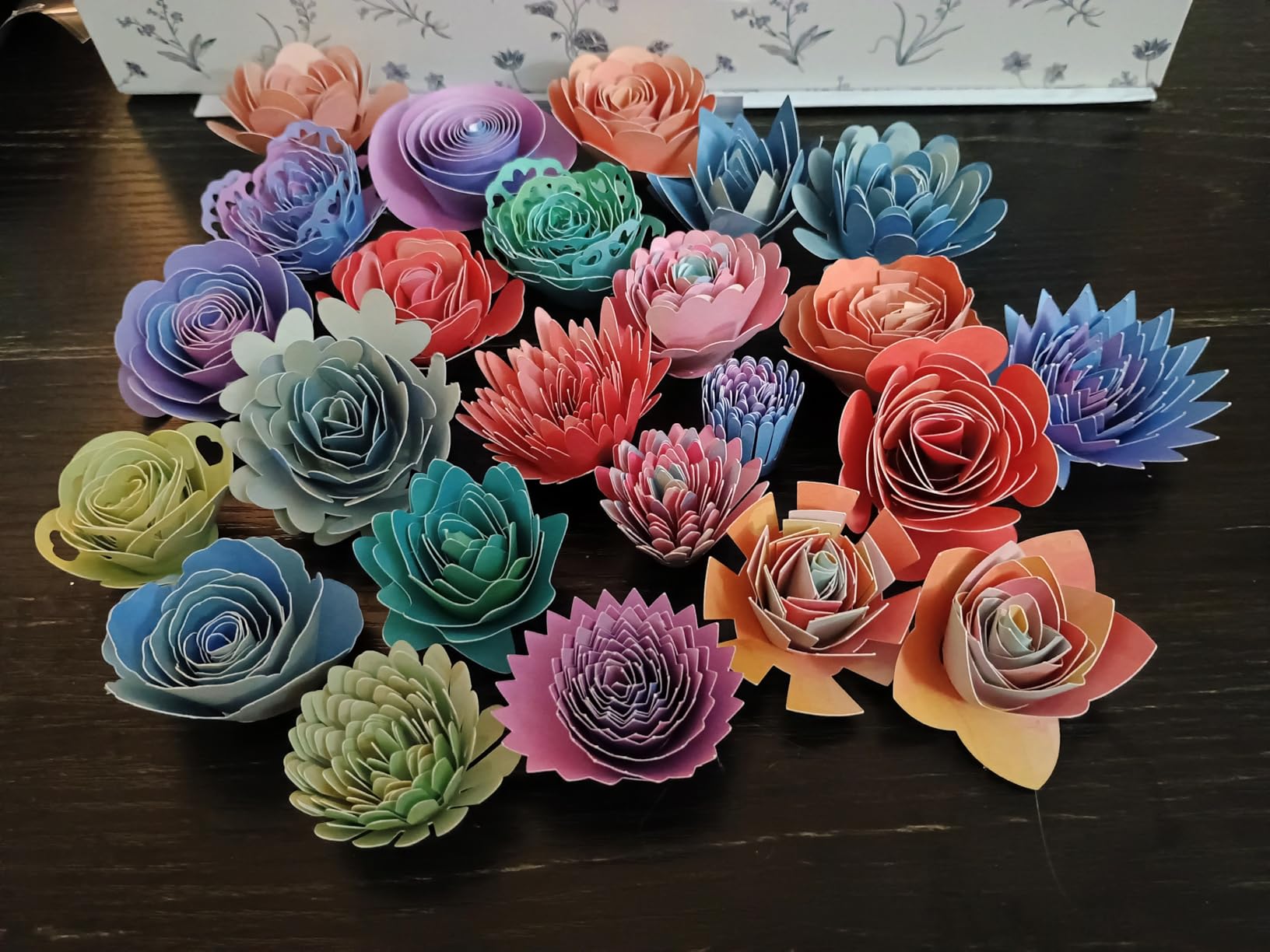 12 Pack Paper Quilling Tools Slotted Kit, Different Sizes Rolling Curling Quilling Needle Pen Paper Cardmaking Project Tools Set for Paper Flowers customer photo 1