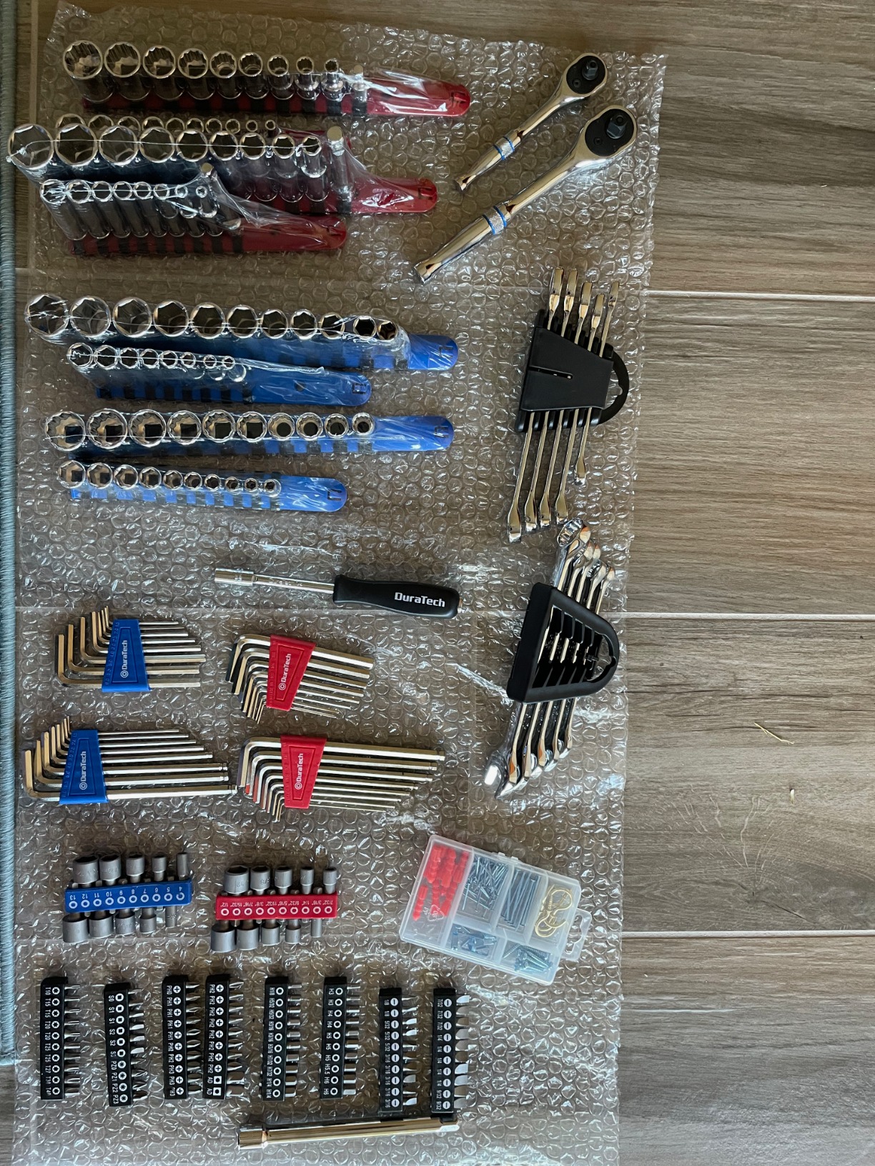 DURATECH 269-Piece Socket Wrench and Home Repair Hand Tool Kit- Daily Use Mechanics Hand Tool Kit with Wide Open Mouth Tool Bag customer photo 1