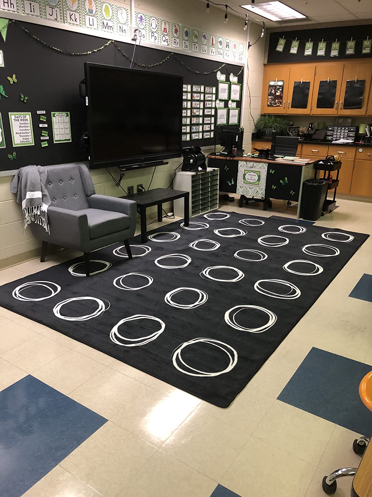 Flagship Carpets Circle Sampler Abstract Classroom Educational Area Rug for Kids and Teachers, Durable Quality for Schools, Preschool, Daycare, & Learning Centers, 7'6