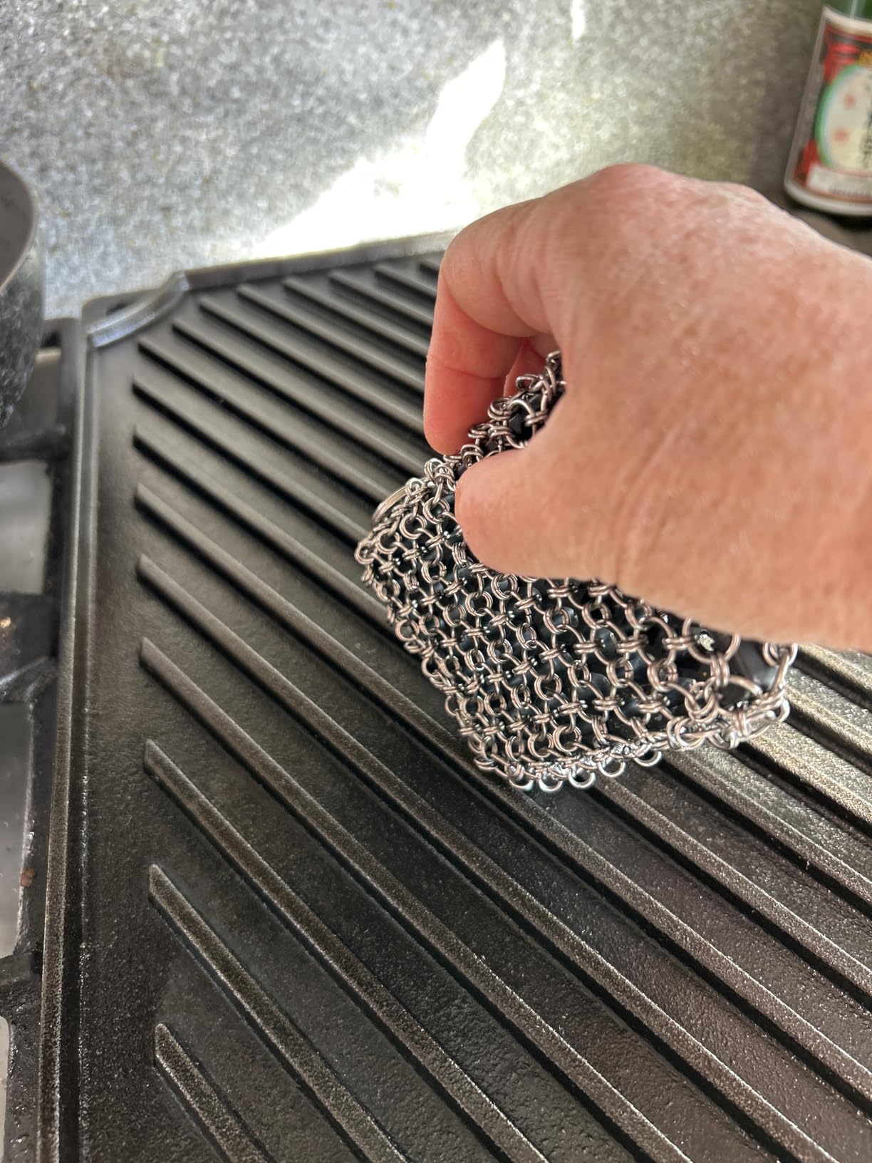 Herda 316L Cast Iron Scrubber Cleaner, Large Cast Iron Chain Mail Scrubber - Chainmail Scrubber Sponge - Metal Skillet Scrubbing, Wok, Dutch Oven Cleaning Kit customer photo 1
