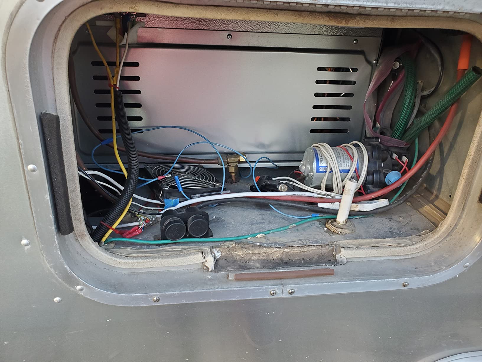 Dometic DMC4101 10 Cu. Ft, 12V DC Right Hinge Compressor Refrigerator customer photo 2