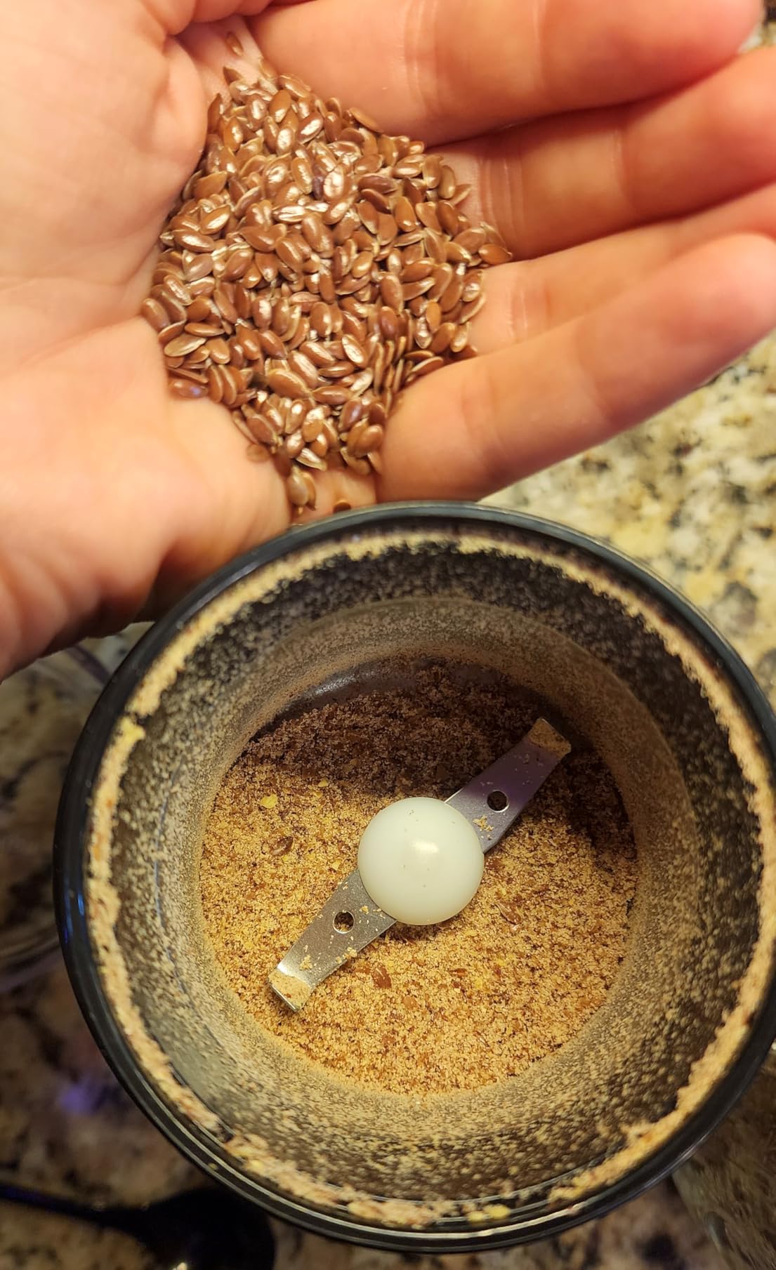 DR MILLS DM-7441W Coffee Grinder Electric, Coffee Bean and Dried Spice Grinder, One Touch Operation, Blade and Cup Made with SUS304 Stainless Steel (White) customer photo 1