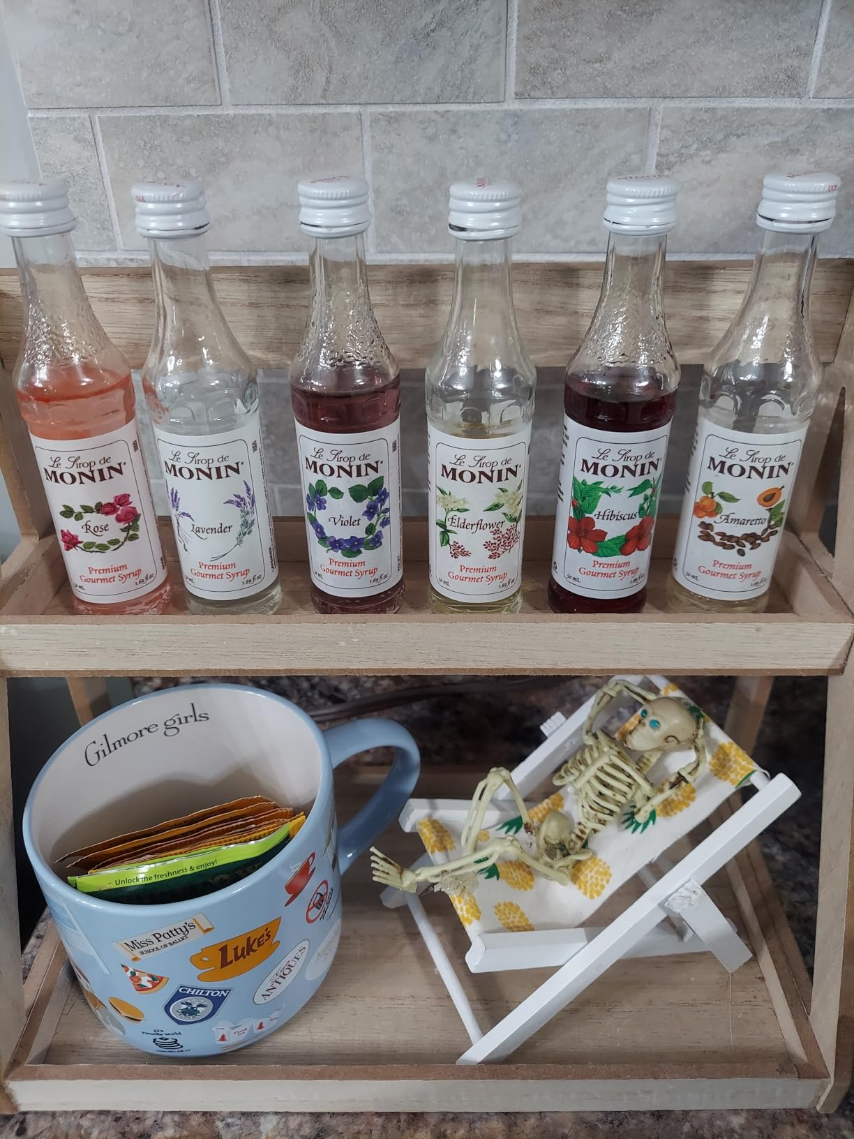 Monin - Gourmet Flavorings Floral Collection, Great for Cocktails, Lemonades, Teas, & Sodas, Gluten-Free, Dairy-Free, (Violet, Lavender, Rose, Hibiscus, & Elderflower) | 50 ml Per Bottle customer photo 1
