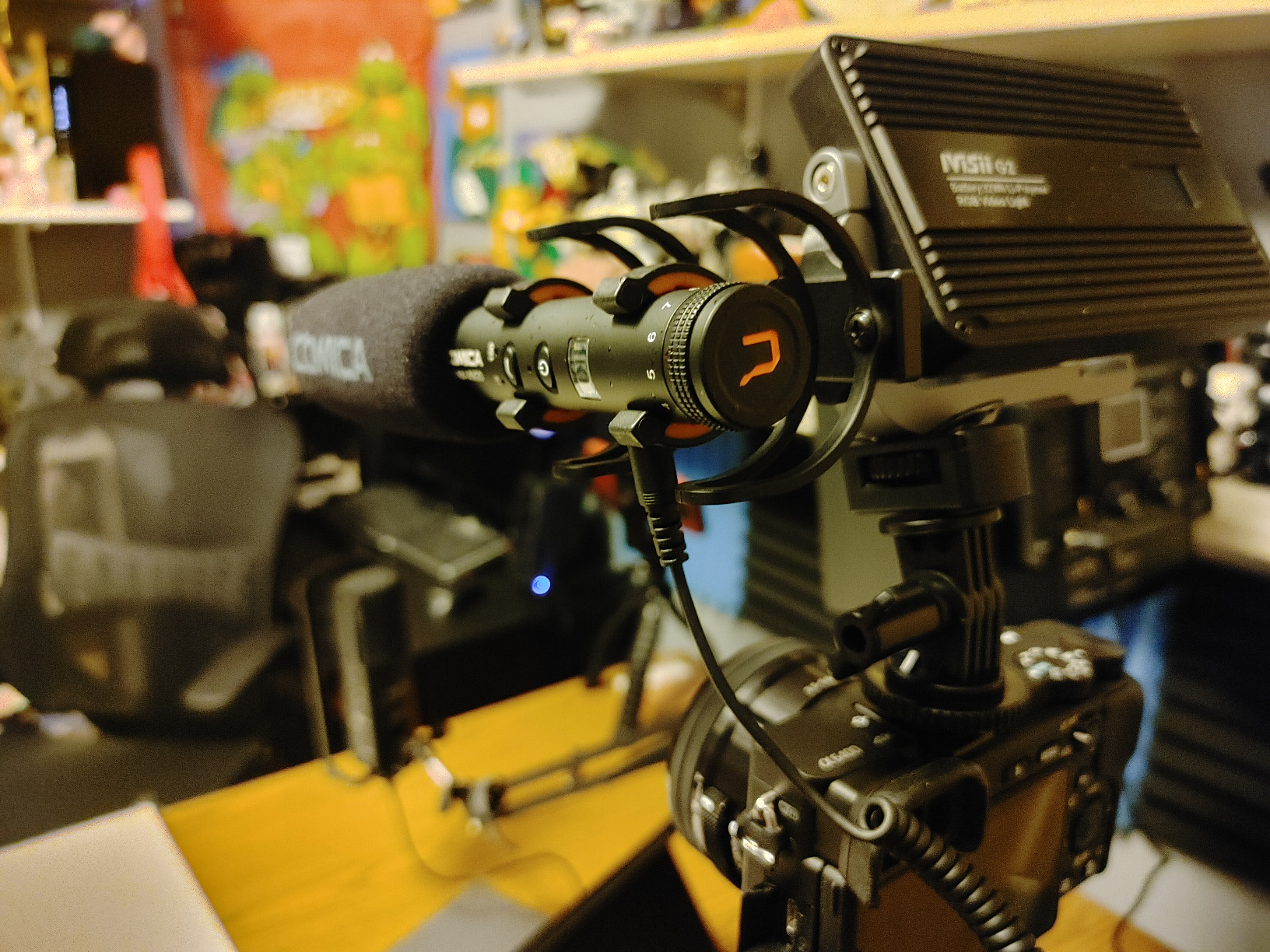 COMICA VM20 Shotgun Microphone, Super-Cardioid Camera Microphone with Rycote Shockmount, Windscreen, Wind Muff, OLED Power Display customer photo 1