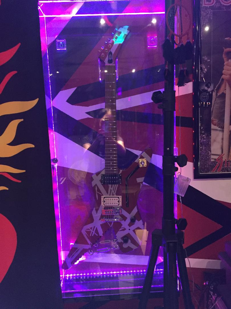 OnDisplay Deluxe Acrylic Wall Mounted/Tabletop UV-Protected Acoustic Guitar Display Case w/Lights customer photo 1