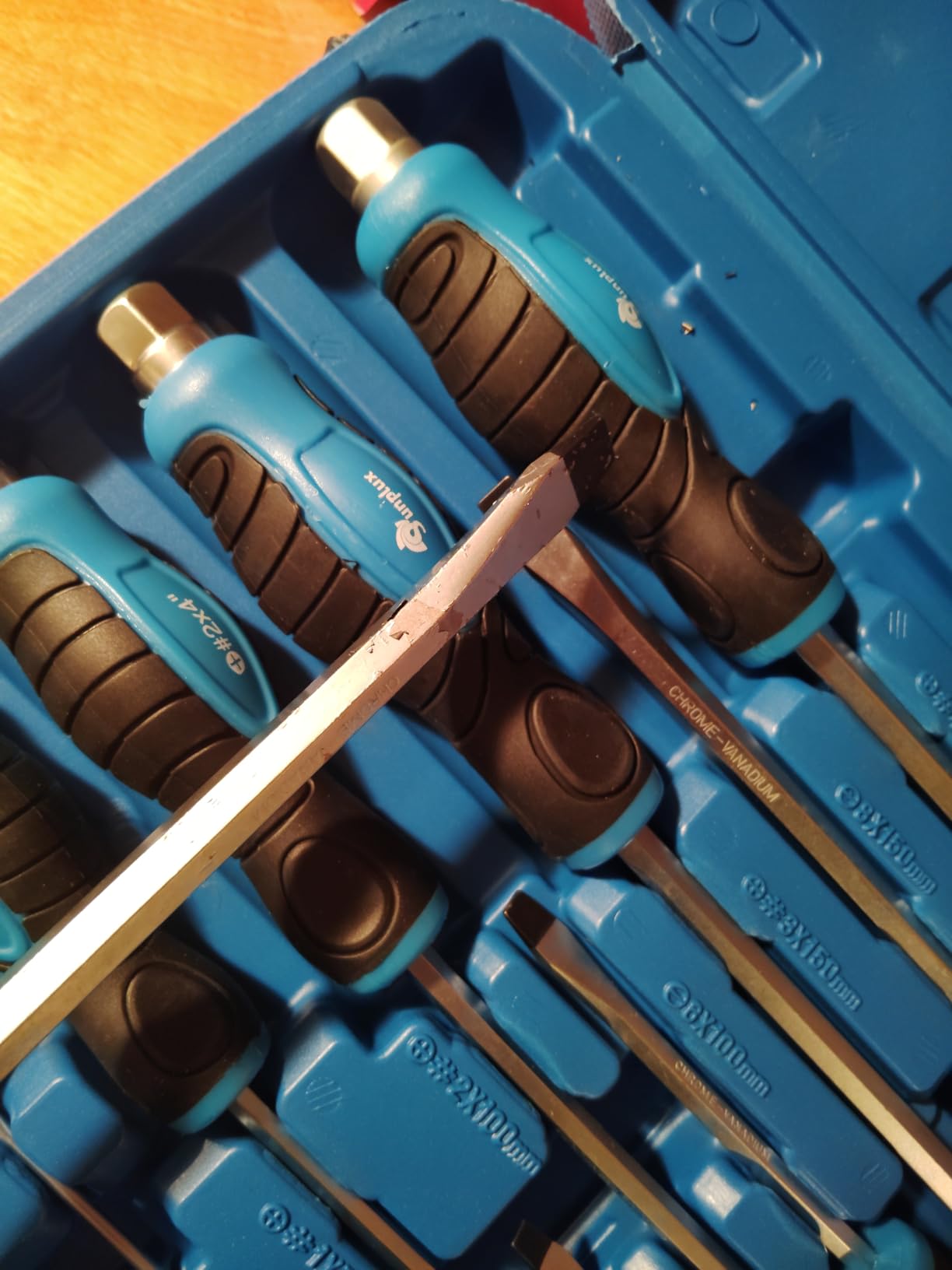 12-Piece Magnetic Screwdriver Set, Heavy Duty Screwdriver Set Go-Thru Steel Blades, High Torque 6 Phillips & 6 Flat Head Tips Screwdrivers Set with Case customer photo 1