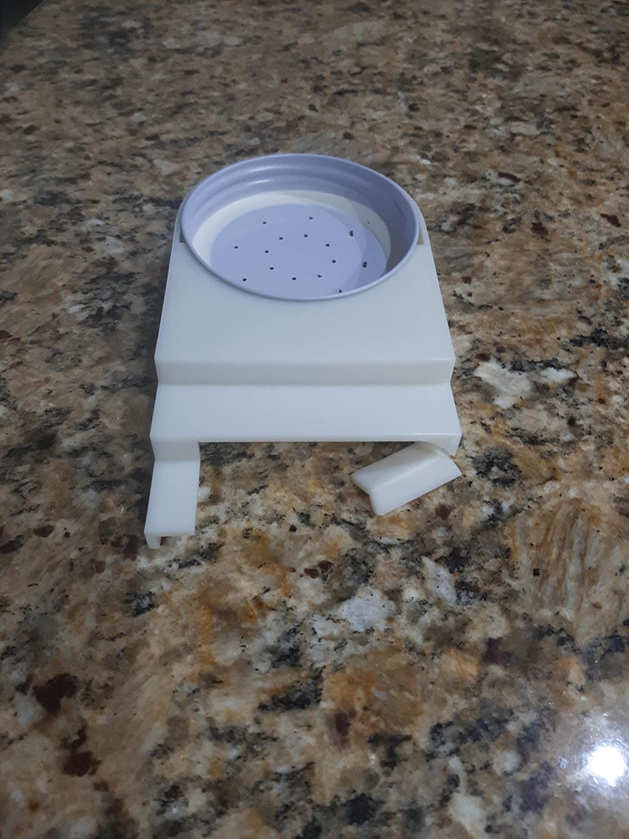12 Pack Bee Feeders, Plastic Entrance Feeders for Beehives with Perforated Lids for Mason Jars customer photo 2