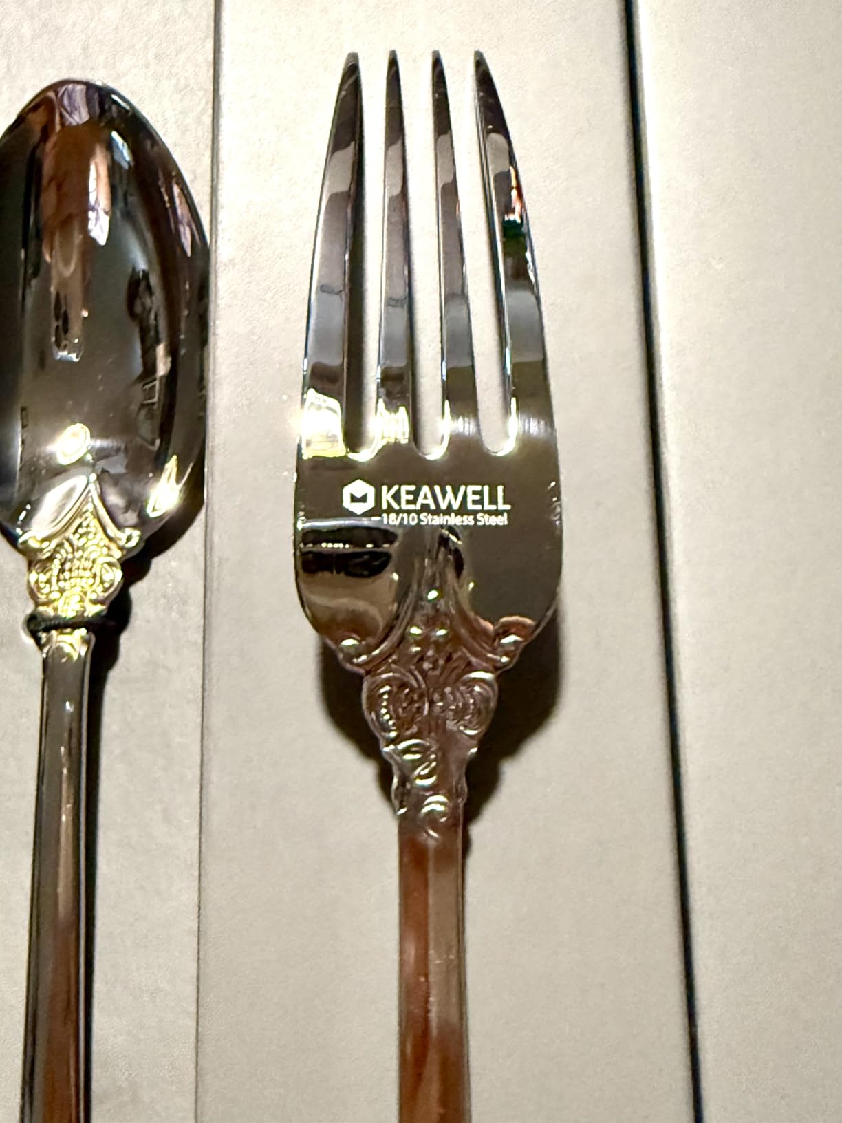 KEAWELL Luxury 20 Pieces 18/10 Stainless Steel Flatware Set, Silver Plated with Gold Accents customer photo 2