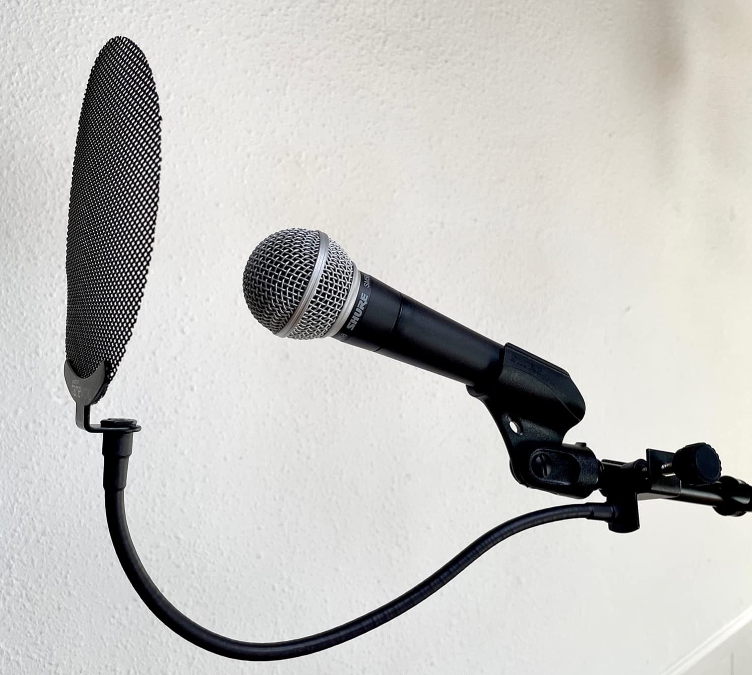 Gator Frameworks Vocal Recording Metal Screen Pop Filter with 12.4-Inch Gooseneck (GFW-POPFILTER-MTL) customer photo 1