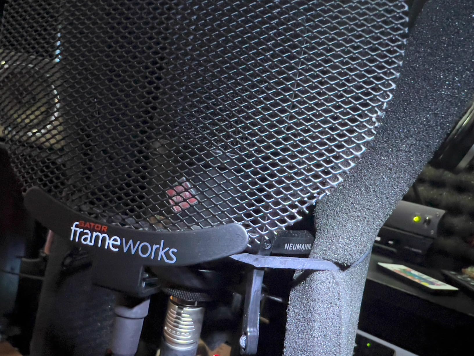 Gator Frameworks Vocal Recording Metal Screen Pop Filter with 12.4-Inch Gooseneck (GFW-POPFILTER-MTL) customer photo 2