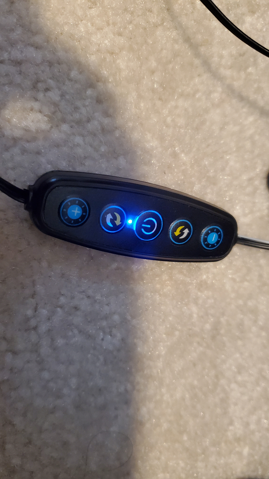 Video Conference Lighting Kit, Ring Light Clip on Laptop Monitor with 5 Dimmable Color & 5 Brightness Level for Webcam Lighting/Zoom Lighting/Remote Working/Self Broadcasting and Live Streaming, etc. customer photo 1