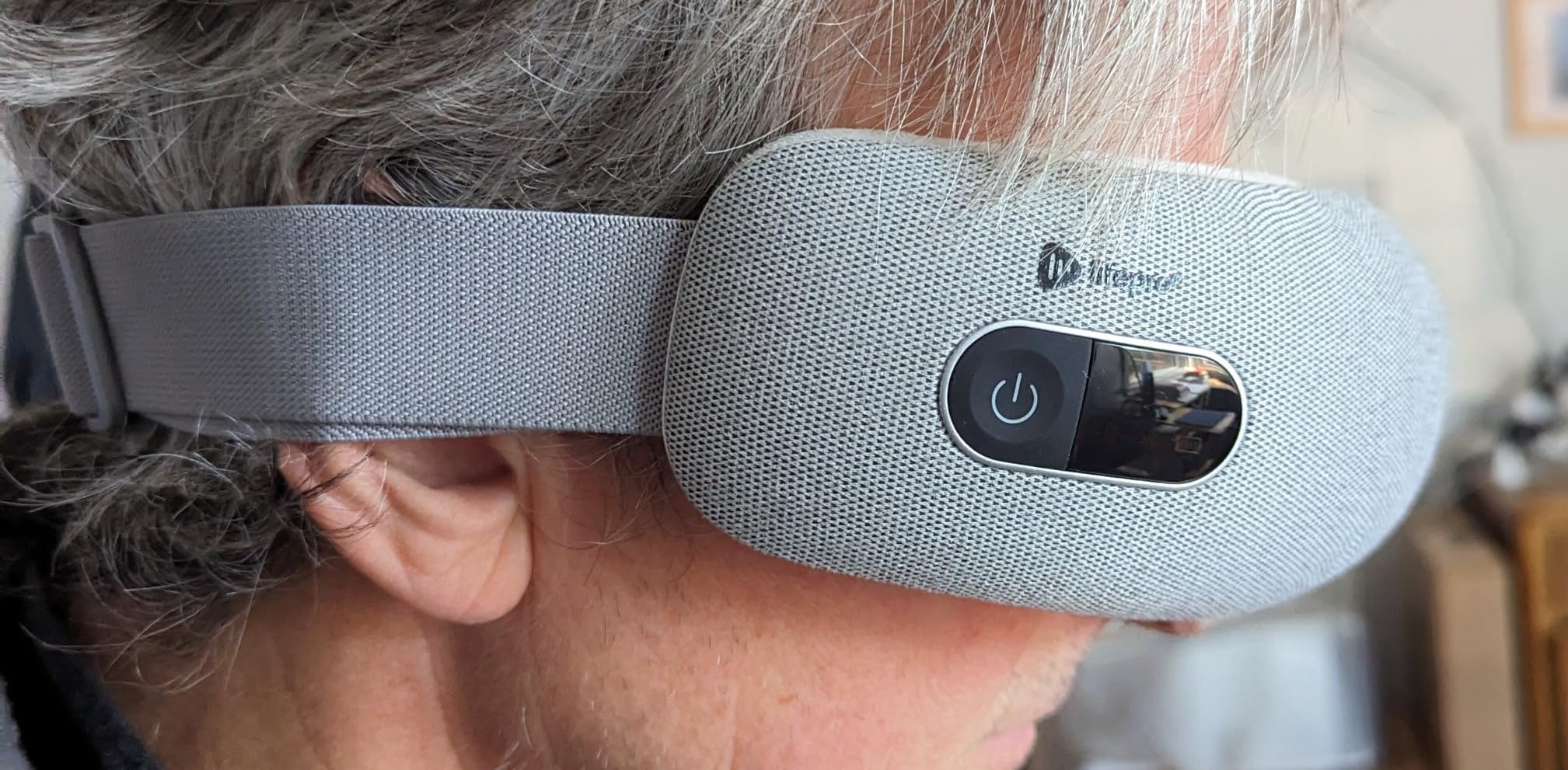 LifePro Portable Eye Massager with Heat and Vibration - Oculax 4 Soothing Modes for Compression Massage to Help Reduce Puffy and Dry Eyes customer photo 1
