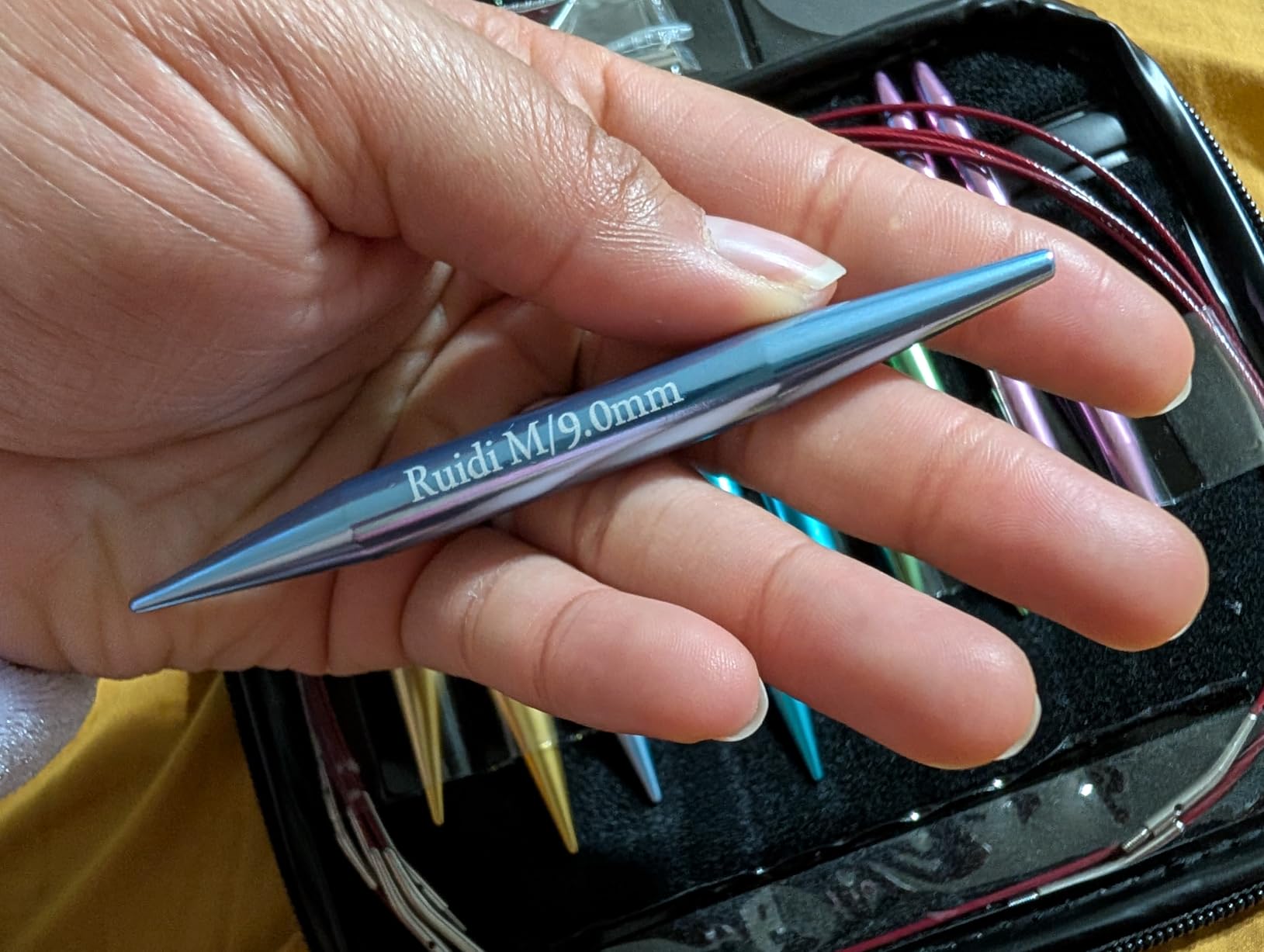Ruidi Interchangeable Aluminum Circular Knitting Needles Set - 13 Pairs of 4 Inch (10cm) Needles with 4 Cables, Needle Holders & Leather Bag customer photo 1