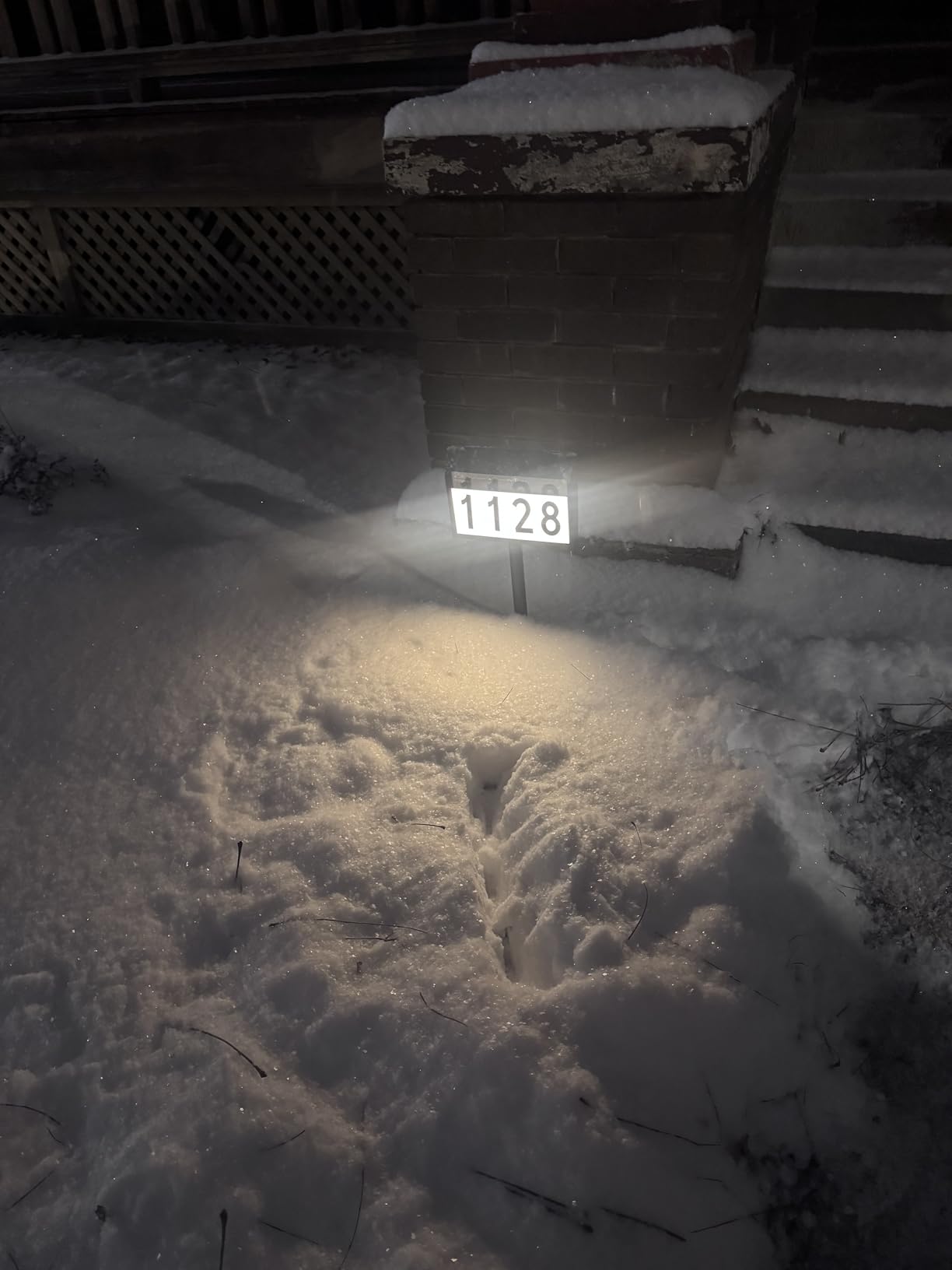 Solar House Number Sign, deerdance LED Illuminated Outdoor Address Plaque with Smart Control, 3-Color in 1 Waterproof Solar Powered House Number Light with Stakes for Outside Home, Yard, Street, House customer photo 2