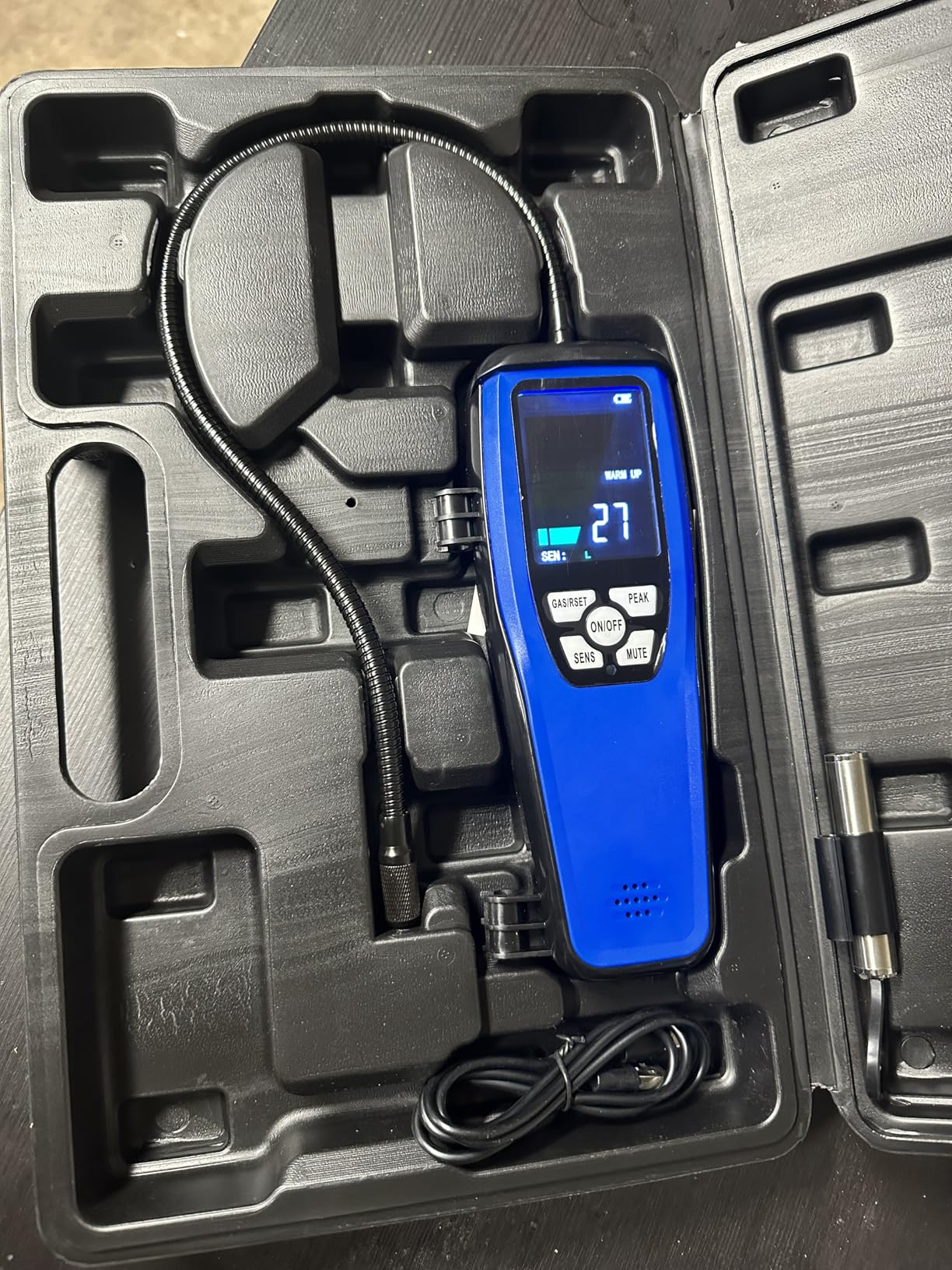 Refrigerant Leak Detector, Aprvtio ALD-200 3-in-1 Freon Leak Detector Tester A1 A2L A3 Refrigerants Compatible, Rechargeable, Multipule Alarm, Heated Diode Sensor for HVAC R32 R454B R410A R134A R290 customer photo 1