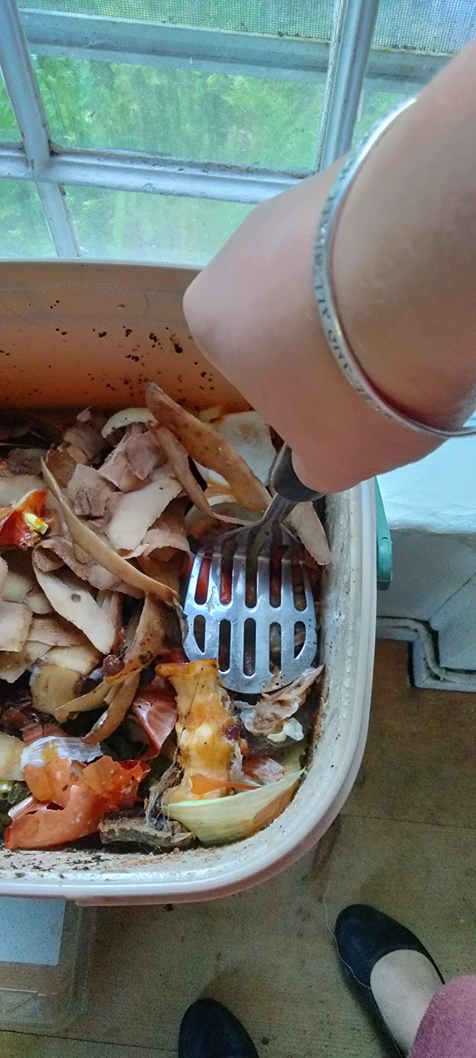 All Seasons Indoor Composter Starter Kit - Two Family-Sized Composting Bins for Kitchen Countertop and Bokashi Bran Starter 5 lb (2 gallons), Easily Compost Food After Every Meal, Odor Free customer photo 2