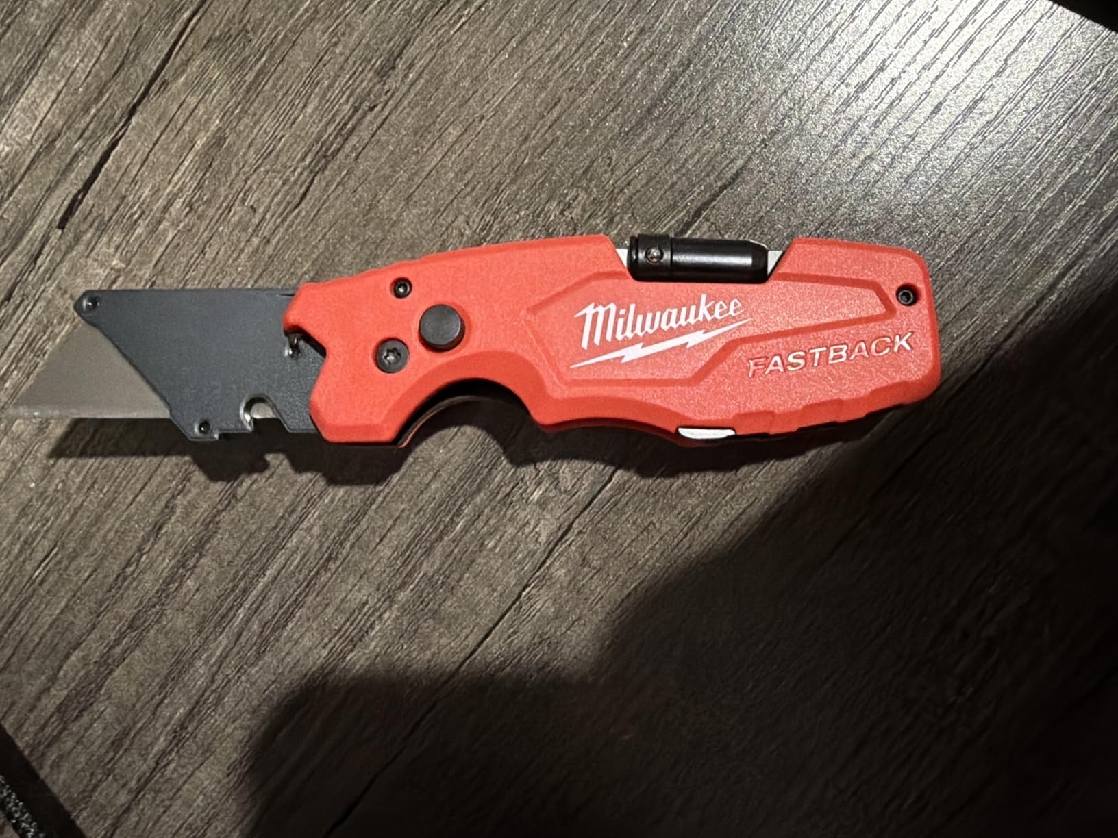 Milwaukee FASTBACK 6-in-1 Folding Utility Knife with Wire Stripper, Gut Hook, and Blade Storage customer photo 1