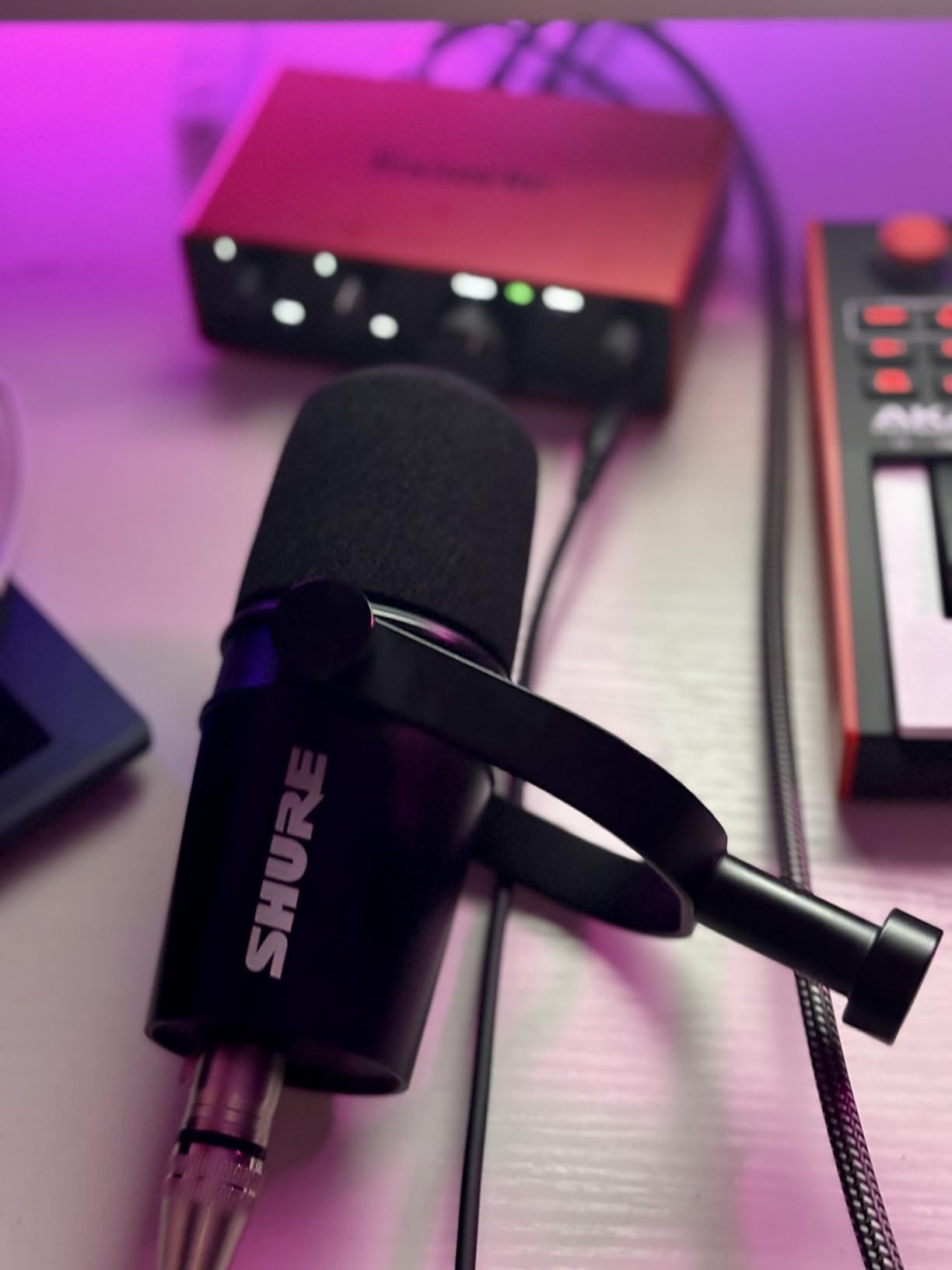 Shure MV7X XLR Dynamic Microphone - Voice-Isolating Cardioid Mic for Podcasting, Vocal Recording customer photo 1
