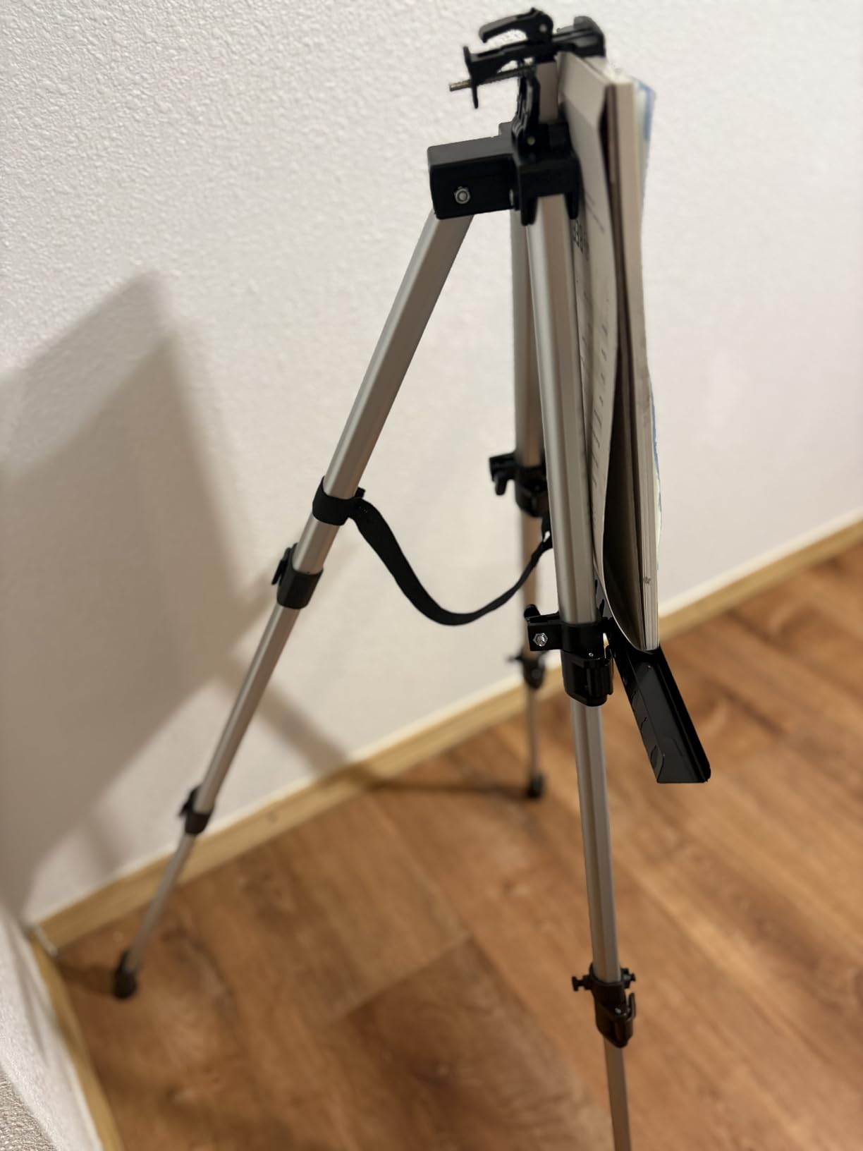 Art Easel Stand for Painting and Display - RRFTOK 17 to 66 Inch Adjustable Aluminum Tripod Easel with Carry Bag customer photo 1