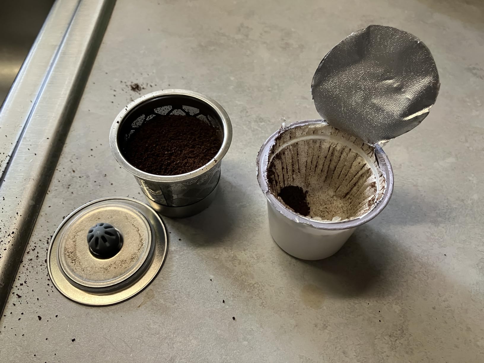 Noalto Reusable K Cups and Coffee Pods, Universal Stainless Steel K Cups for Keurig 2.0 and 1.0 Coffee Makers (2-Pack) customer photo 2