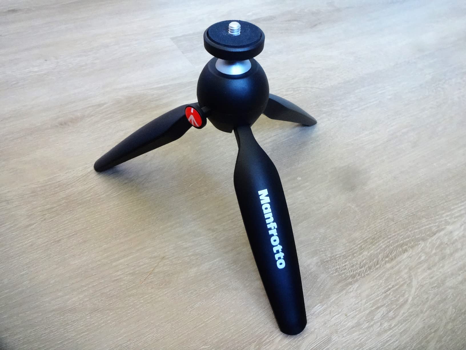 Manfrotto MTPIXIMII-B, PIXI Mini Tripod with Handgrip for Compact System Cameras customer photo 2