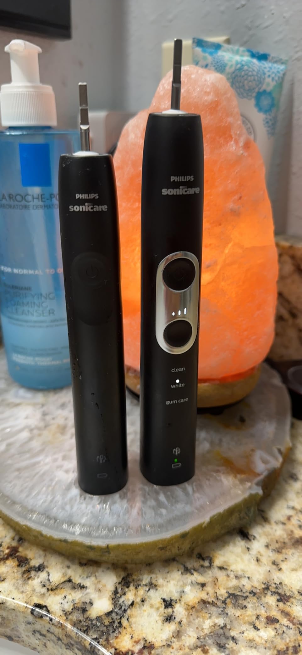Philips Sonicare 4100 Series Electric Toothbrush, Advanced Sonic Technology, Pressure Sensor, Two Intensity Settings, Smartimer, Quadpacer, Black, HX3681/24 customer photo 2