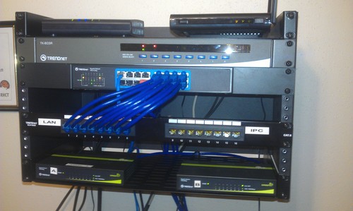 TRENDnet 5-Port 10G Switch, TEG-S750, 5 x 10G RJ-45 Ports, 100Gbps Switching Capacity, Supports 2.5G and 5G-Base-T Connections, Ethernet Splitter, NDAA & TAA Compliant, Lifetime Protection customer photo 2