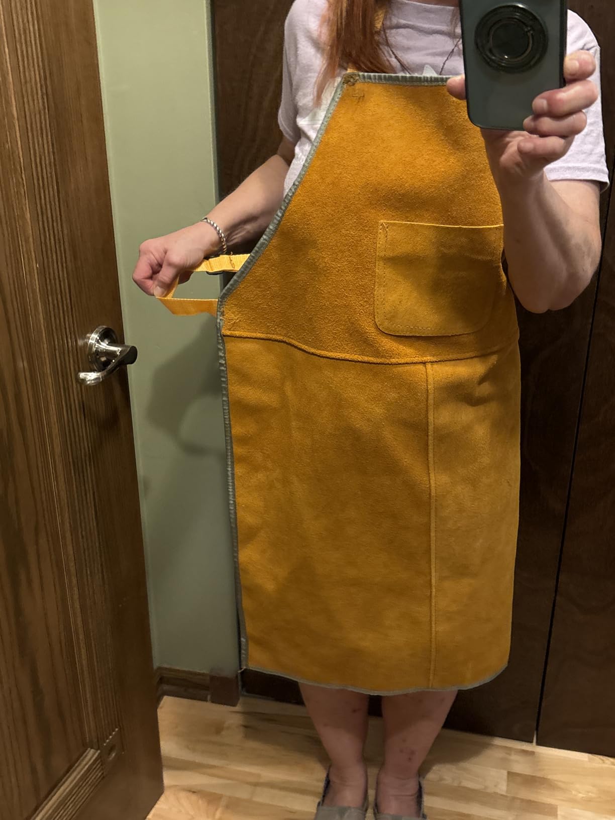 QWORK Leather Welding Work Apron - Flame and Welding Spatter Resistant - Adjustable Harness - Suitable for Welders, Blacksmiths customer photo 2