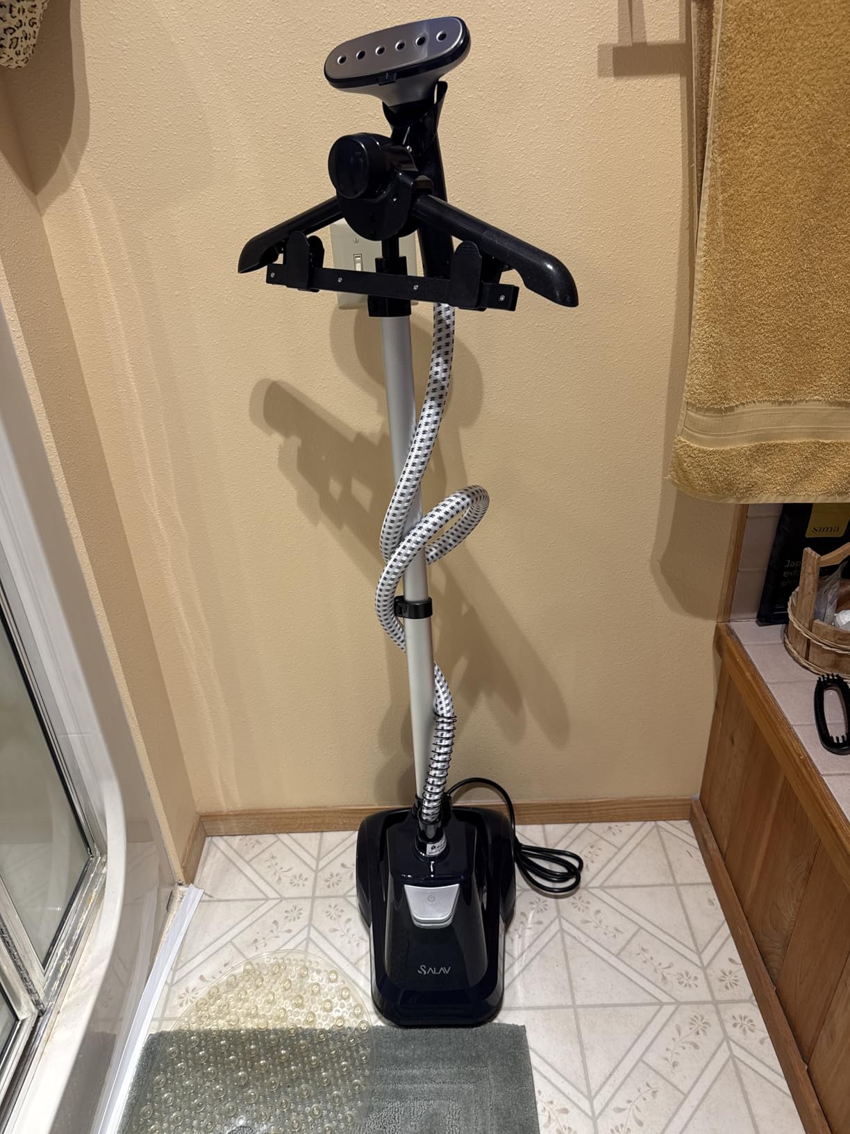 SALAV Heavy Duty Commercial Full-Size Garment Steamer with Foot Pedals and Extra Large 3L Water Tank, 1800 watts of Powerful Steam customer photo 1