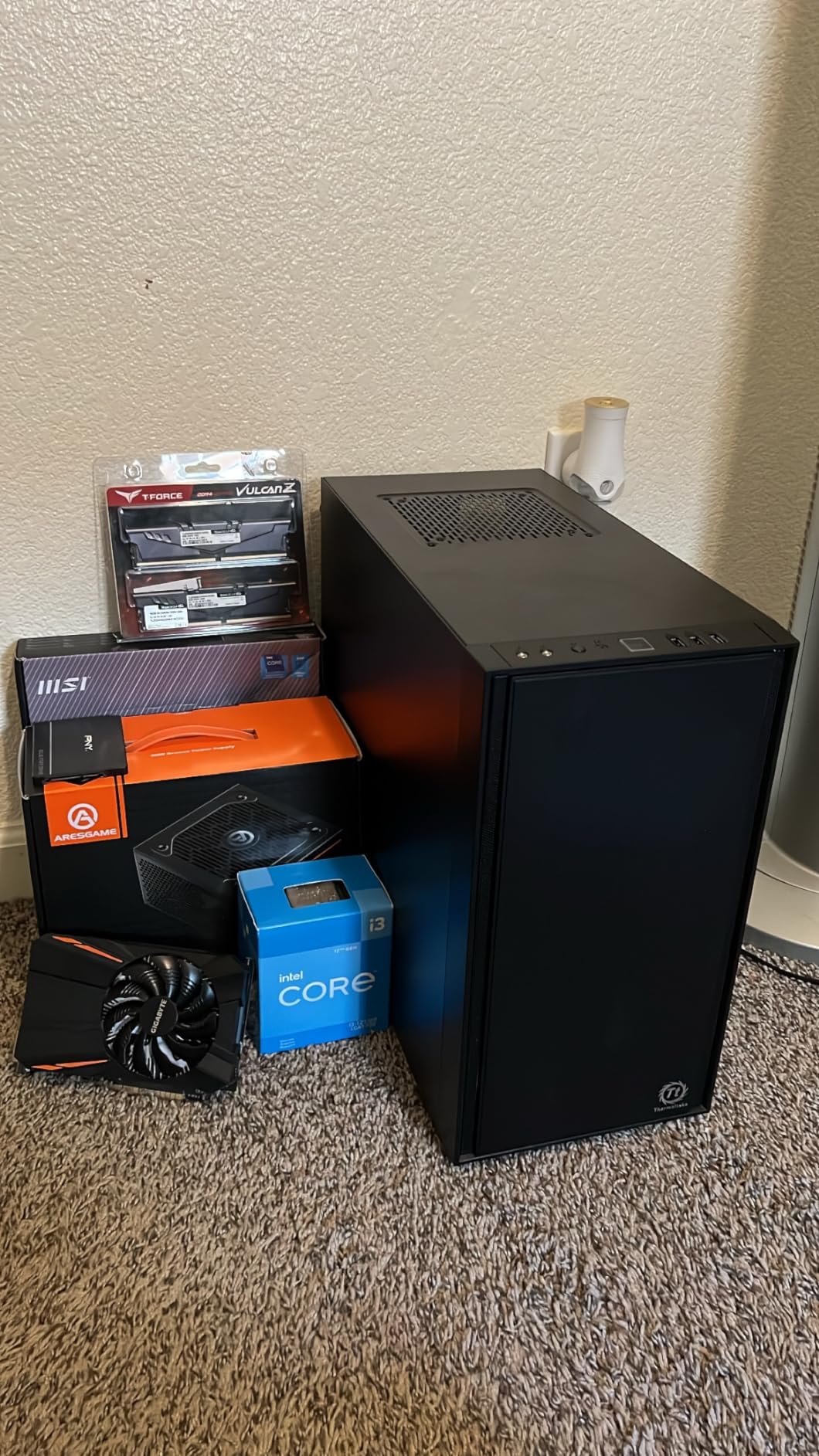 Intel Core 12th Gen i3-12100F desktop processor, featuring PCIe Gen 5.0 & 4.0 support, DDR5 and DDR4 support. Discrete graphics required. customer photo 1