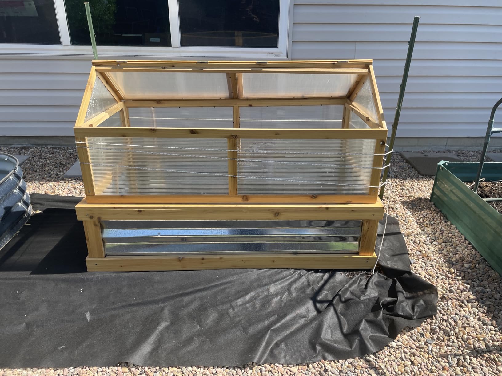 Outsunny Raised Garden Bed with Polycarbonate Greenhouse, Wooden Garden Cold Frame Greenhouse, Flower Planter Protection, 48