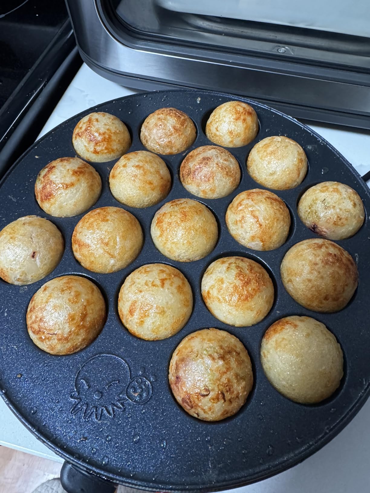Takoyaki Maker Pan with Temperature Control, Tools and Recipes, Make 18 Japanese Octopus Balls at once customer photo 2