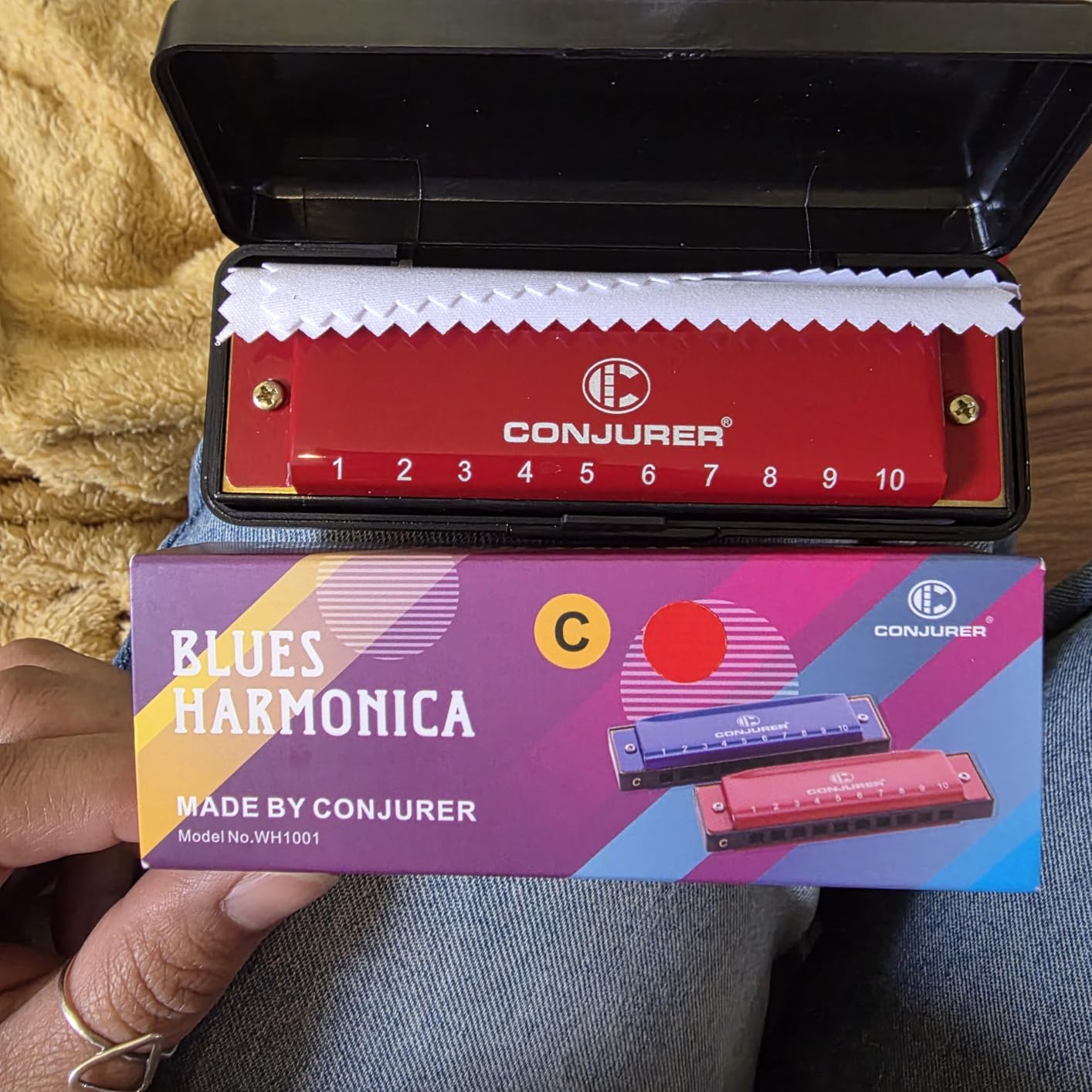 CONJURER Blues Harmonica for Students Adult Beginners 10 Hole Diatonic Harmonica Key of C, Metal Mouth Organ C Key Brass Reed with Case, Red customer photo 1