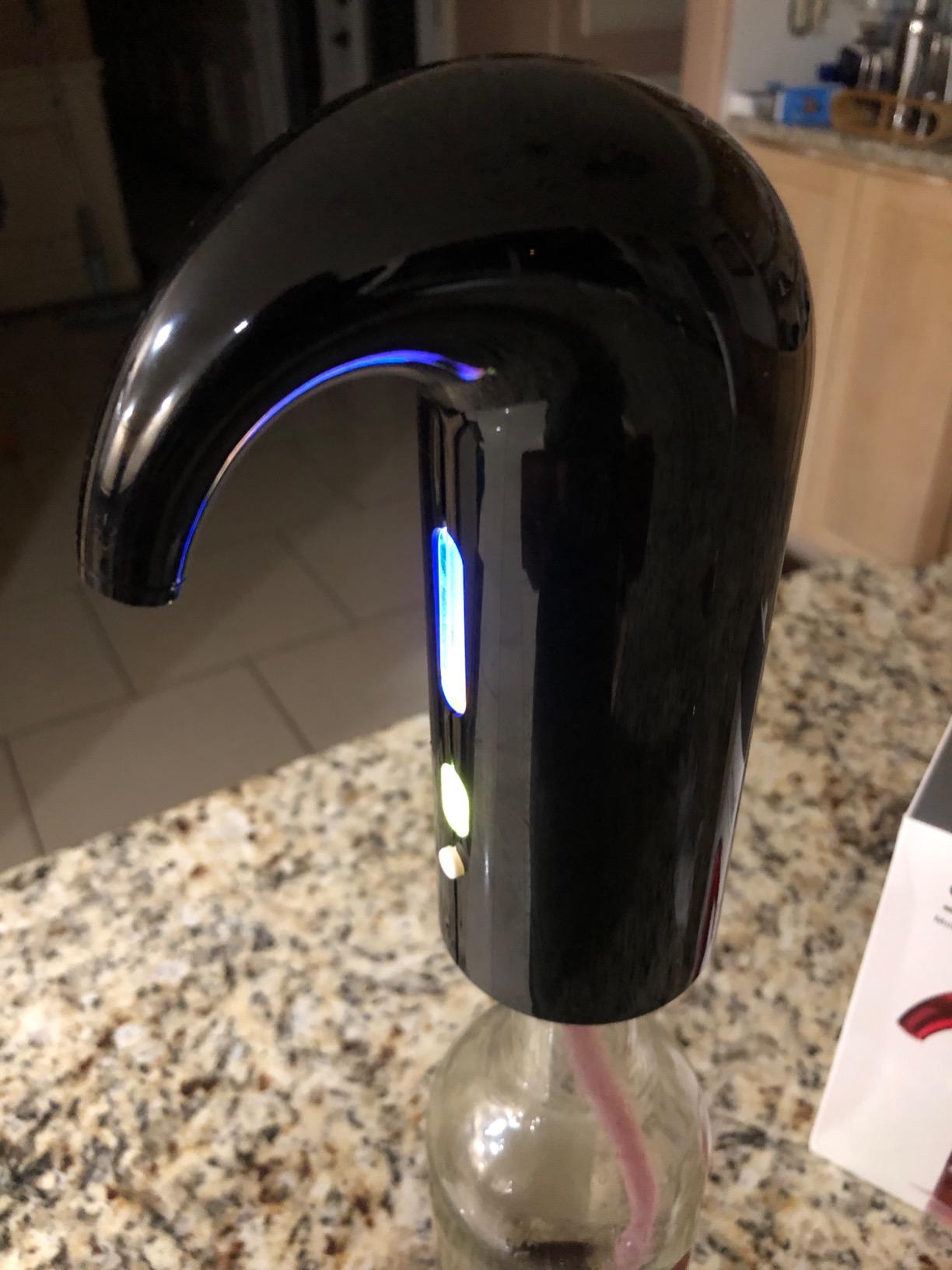 Electric Wine Aerator, Wine Dispenser Pump, Automatic Wine Pourer, Instant Wine Decanter, One-Touch Wine Oxidizer with Retractable Tube, Portable and USB Rechargeable, Matte Black customer photo 2
