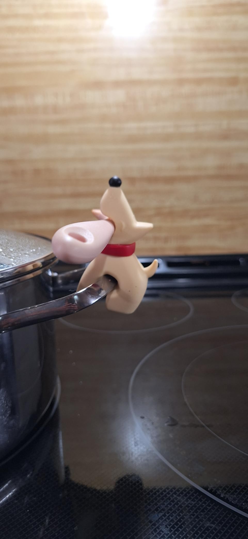 OTOTO Aqua the Crab Silicone Utensil Rest - Silicone Spoon Rest for Stove Top - BPA-Free, Heat-Resistant Kitchen and Grill Utensil Holder - Non-Slip Spoon Holder Stove Organiser and Steam Releaser customer photo 2