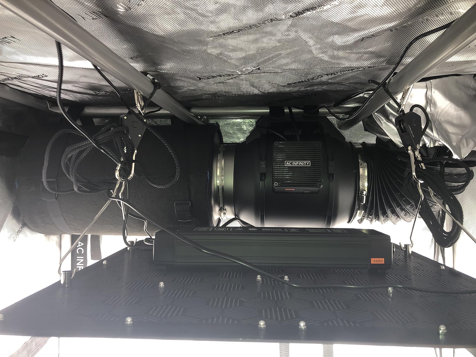 AC Infinity AI Grow System 3x3, 3-Plant Kit w/Self-Learning AI Controller, Dynamic Airflow & LM301H LED Lighting Control, 2000D Mylar Tent w/Lab-Tested Reflectivity, Largest Zippered Window customer photo 1