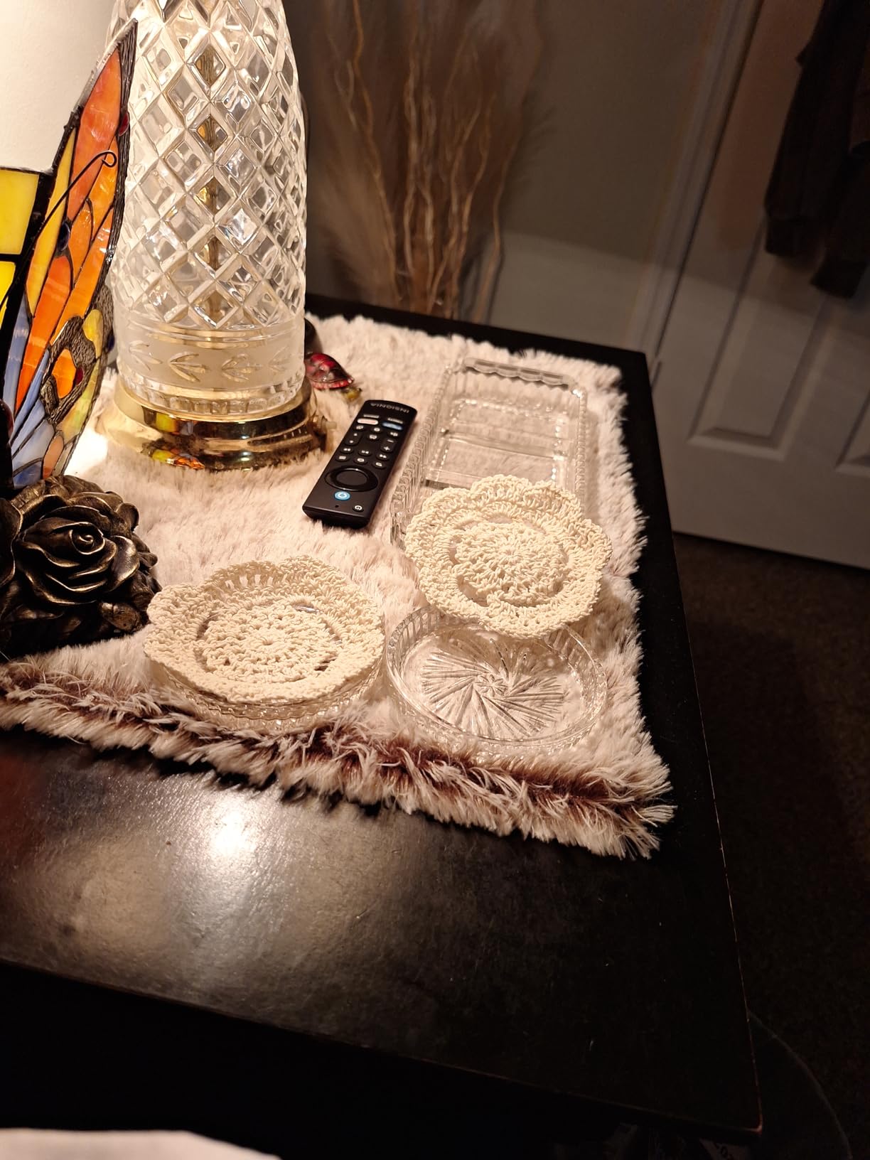 AVLA 8 Pack Crystal Drink Coasters, Glass Round Cup Mat, Clear Decorative Wine Bottle Coasters Barware Set for Table Protection of Home Kitchen, Dining Room, Patio, Coffee Shop, 3.75